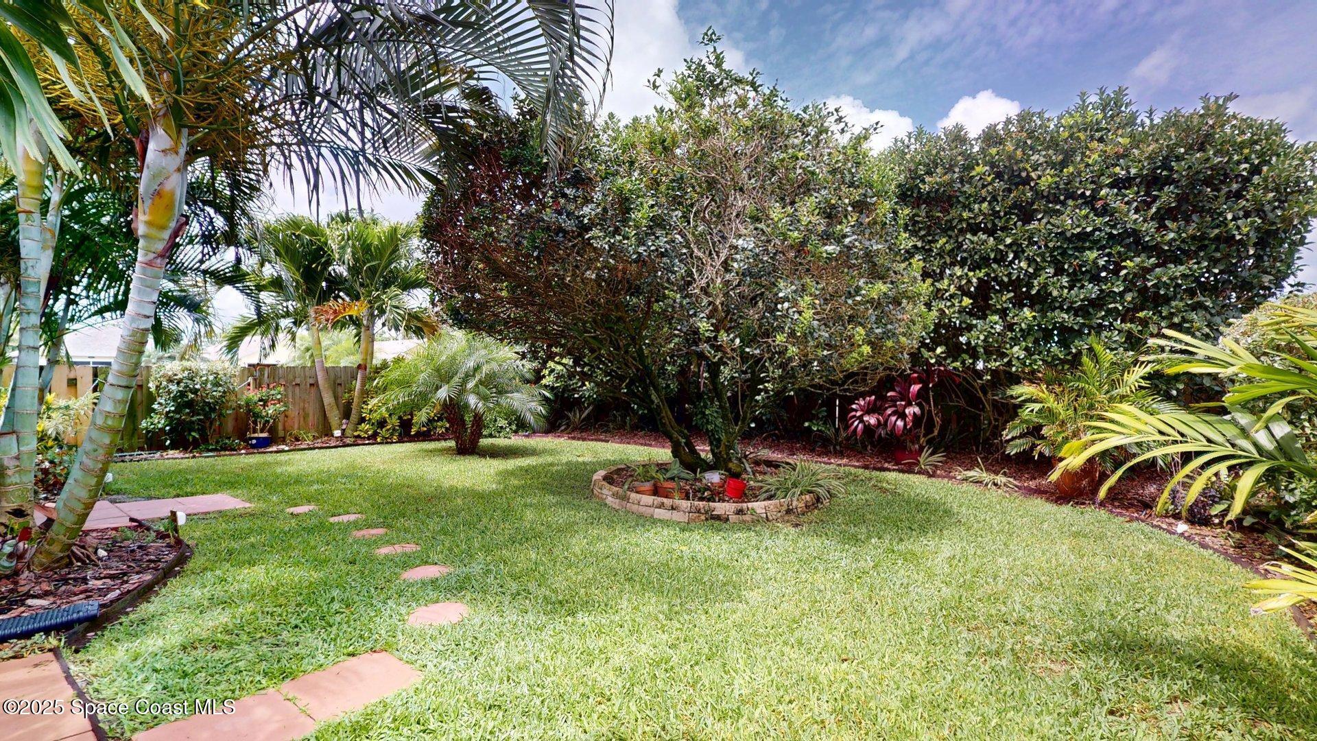 2178 Redwood Circle