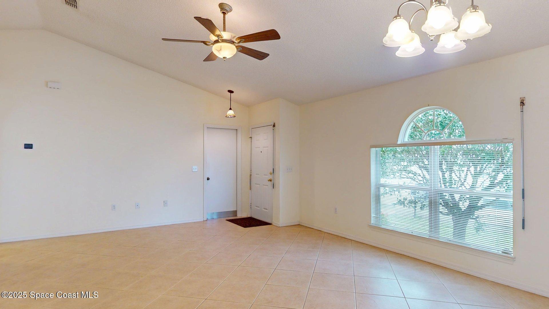 2178 Redwood Circle