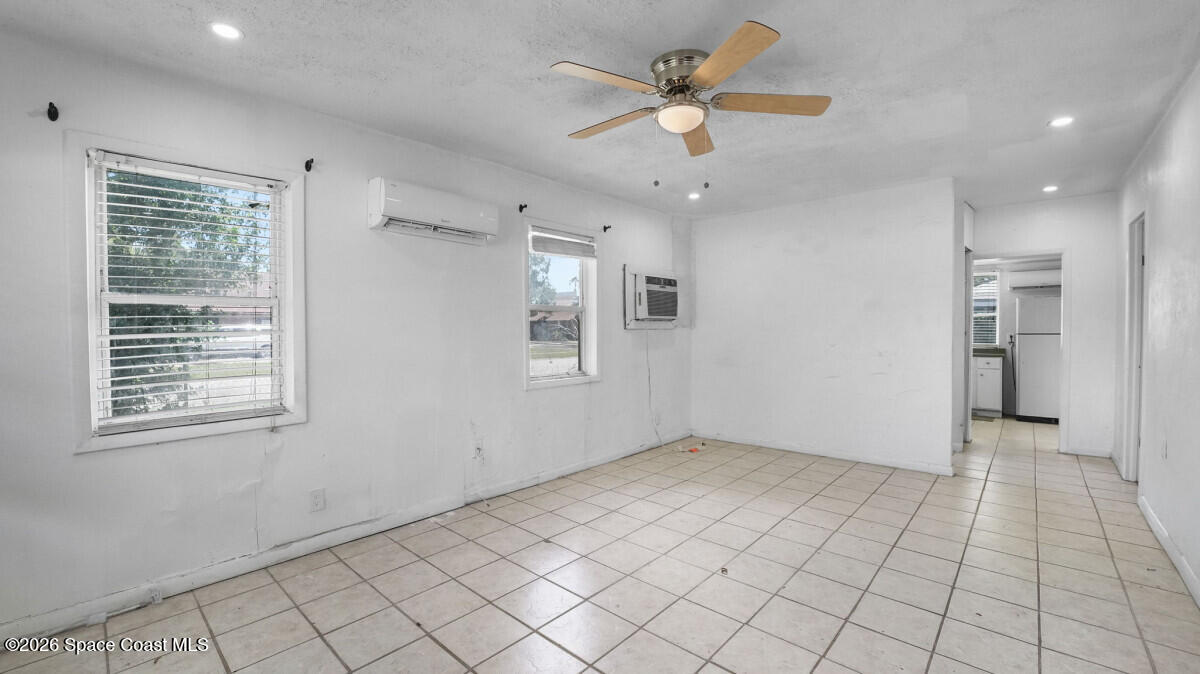 215 N Grannis Avenue