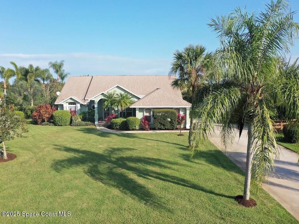 Photo of 1517 Eagles Circle, Sebastian, FL 32958 (MLS # 1050346)