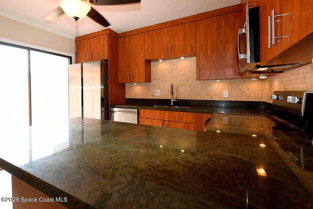 4014 NE Vista Oaks Circle NE