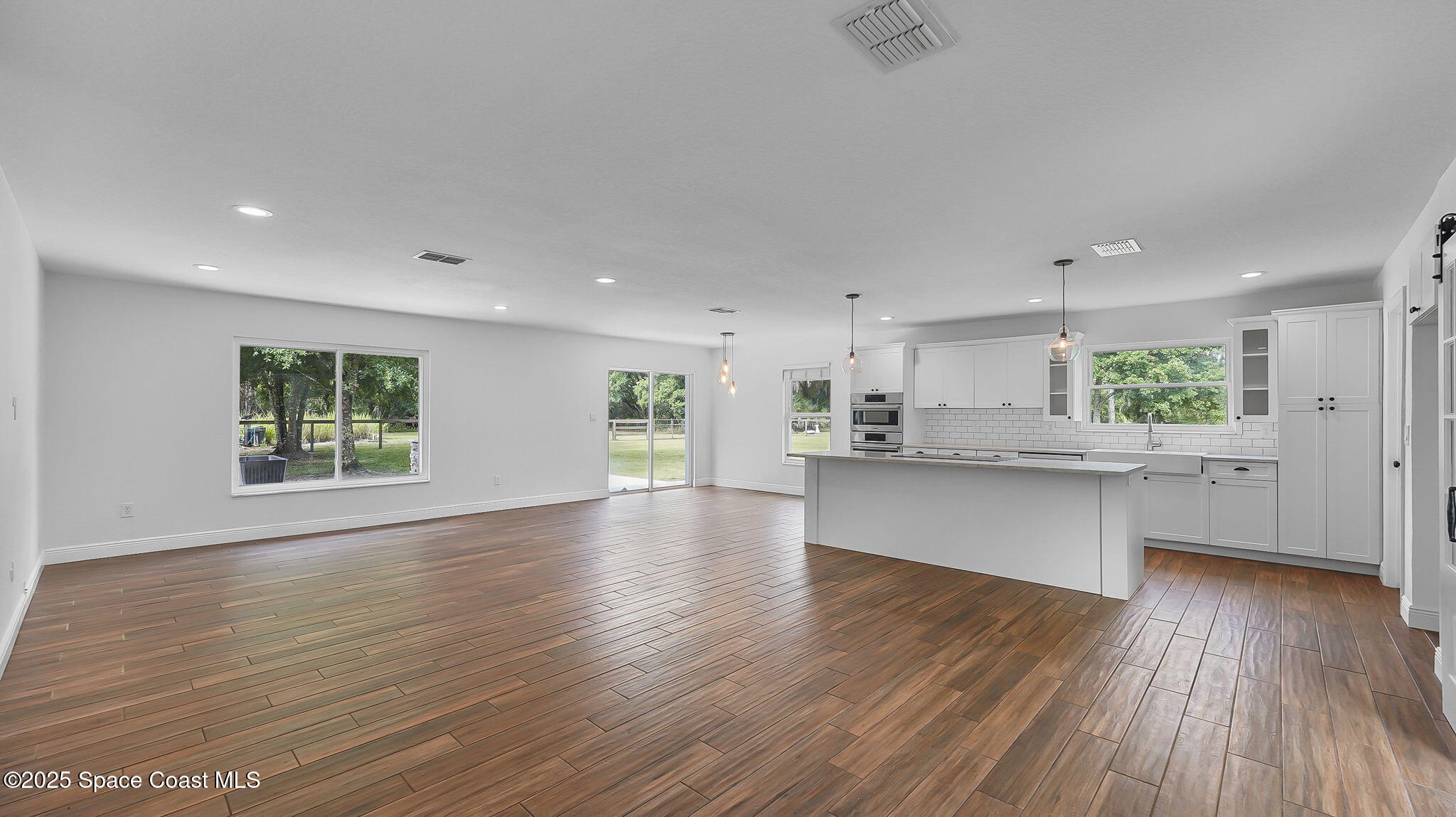 985 Hall Road