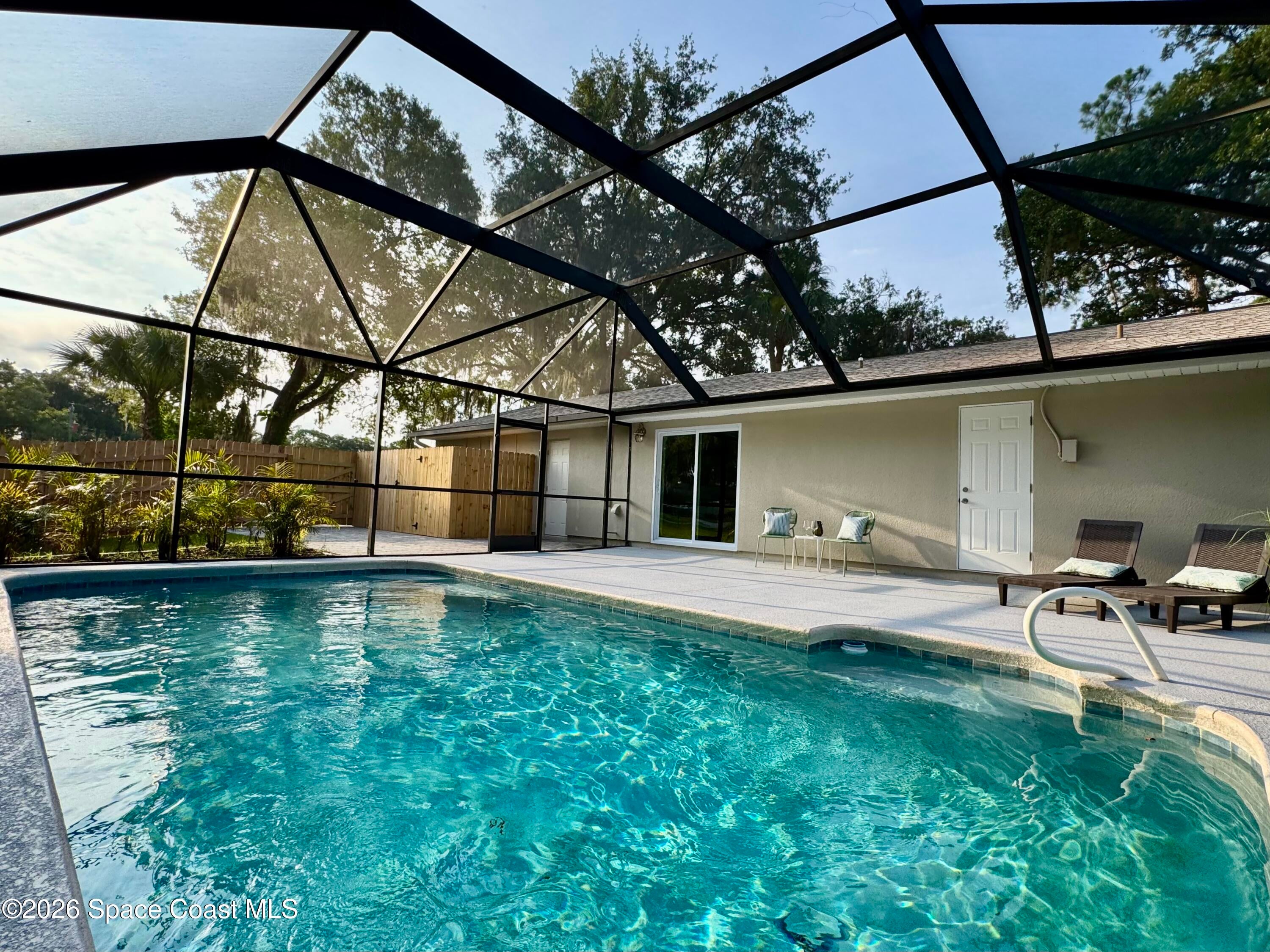 1190 E Grapefruit Road SE
