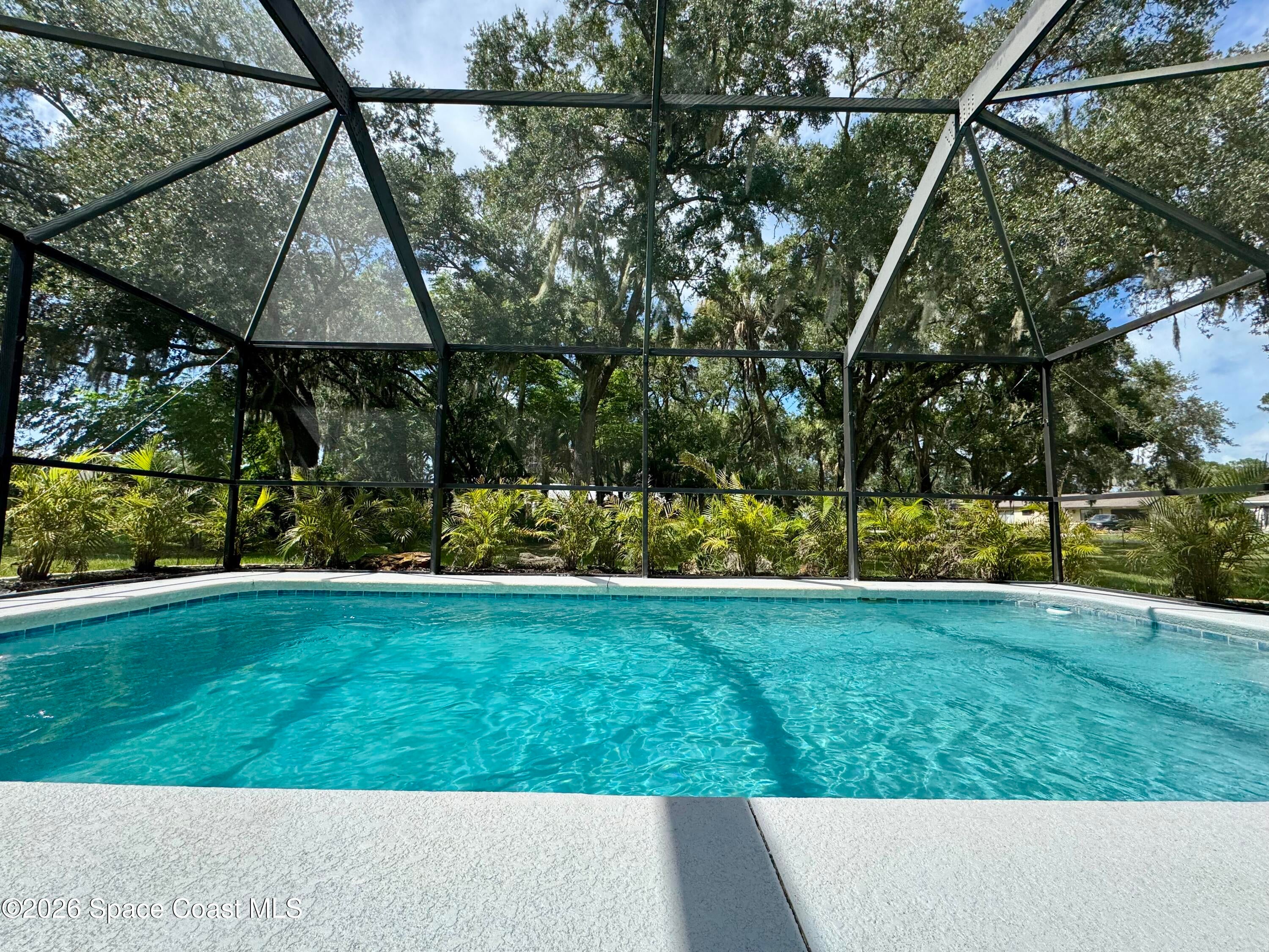 1190 E Grapefruit Road SE