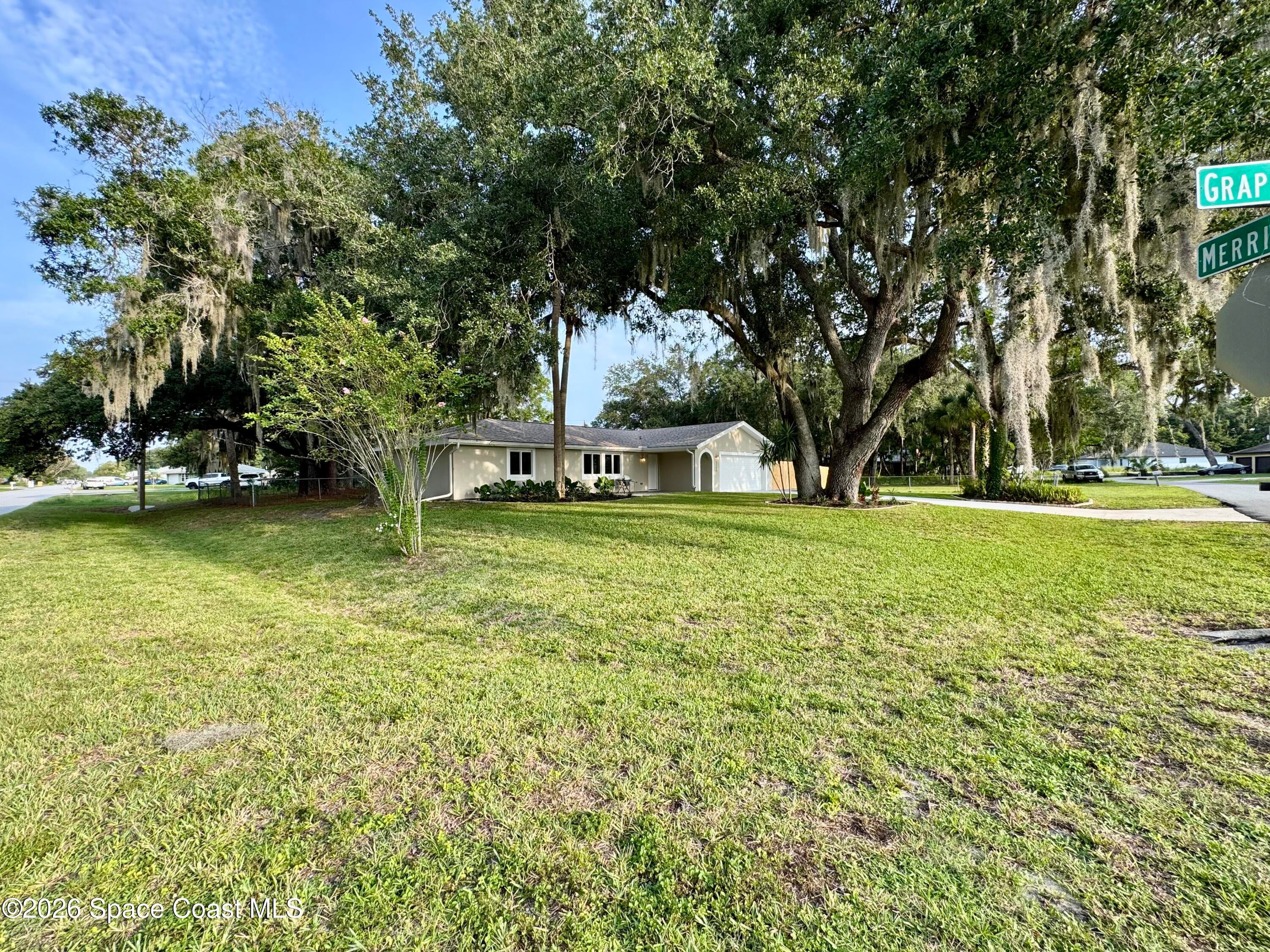 1190 E Grapefruit Road SE