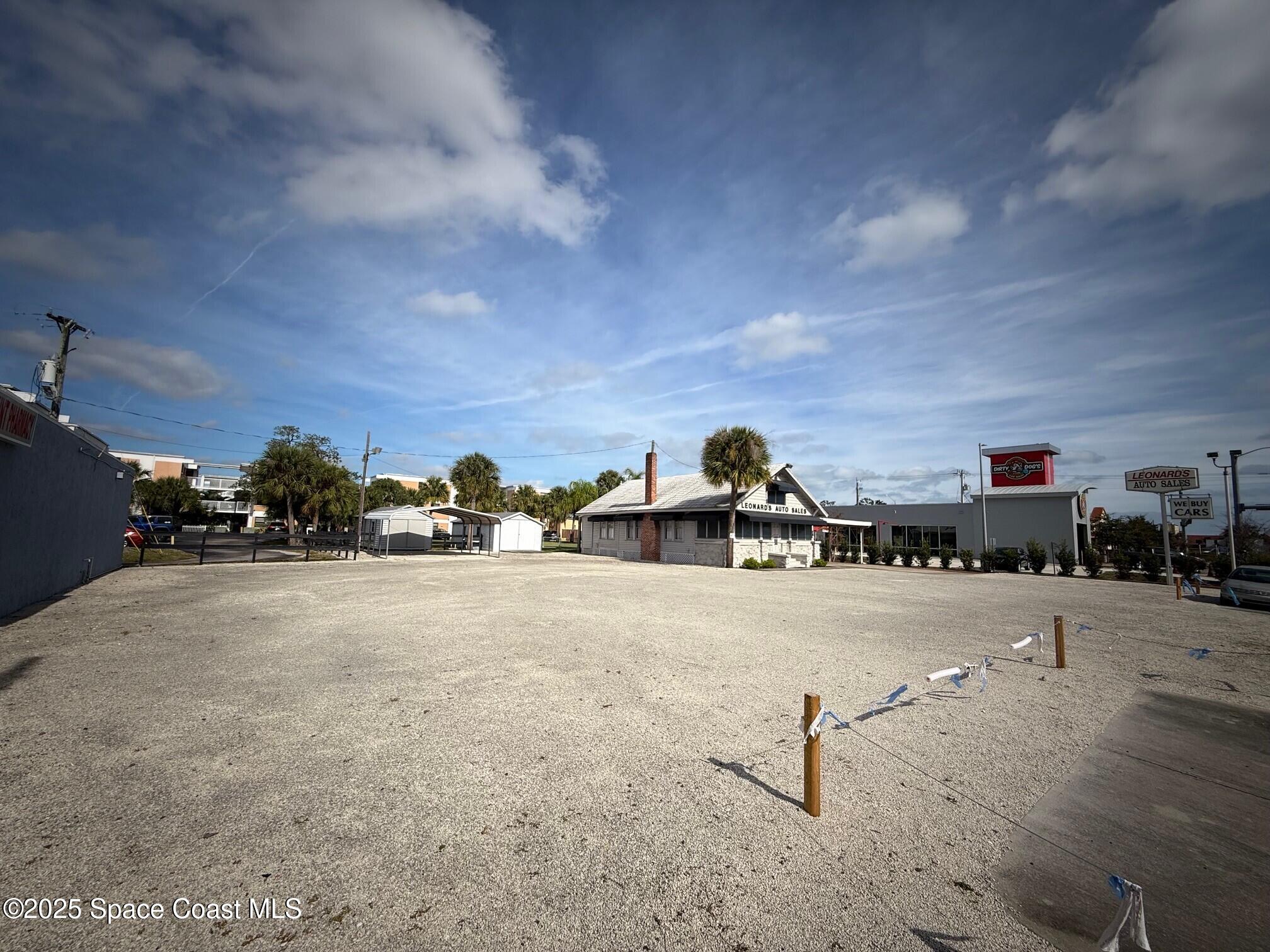 26 W New Haven Avenue