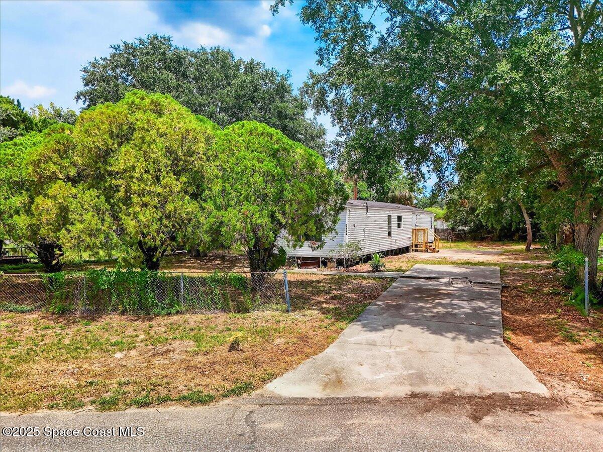 6982 Ash Drive