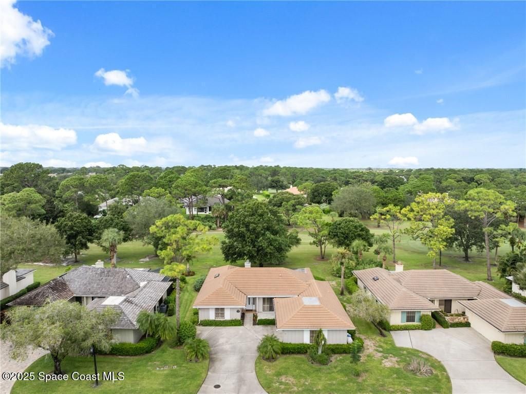 Photo of 110 Prestwick Circle, Vero Beach, FL 32967 (MLS # 1058829)