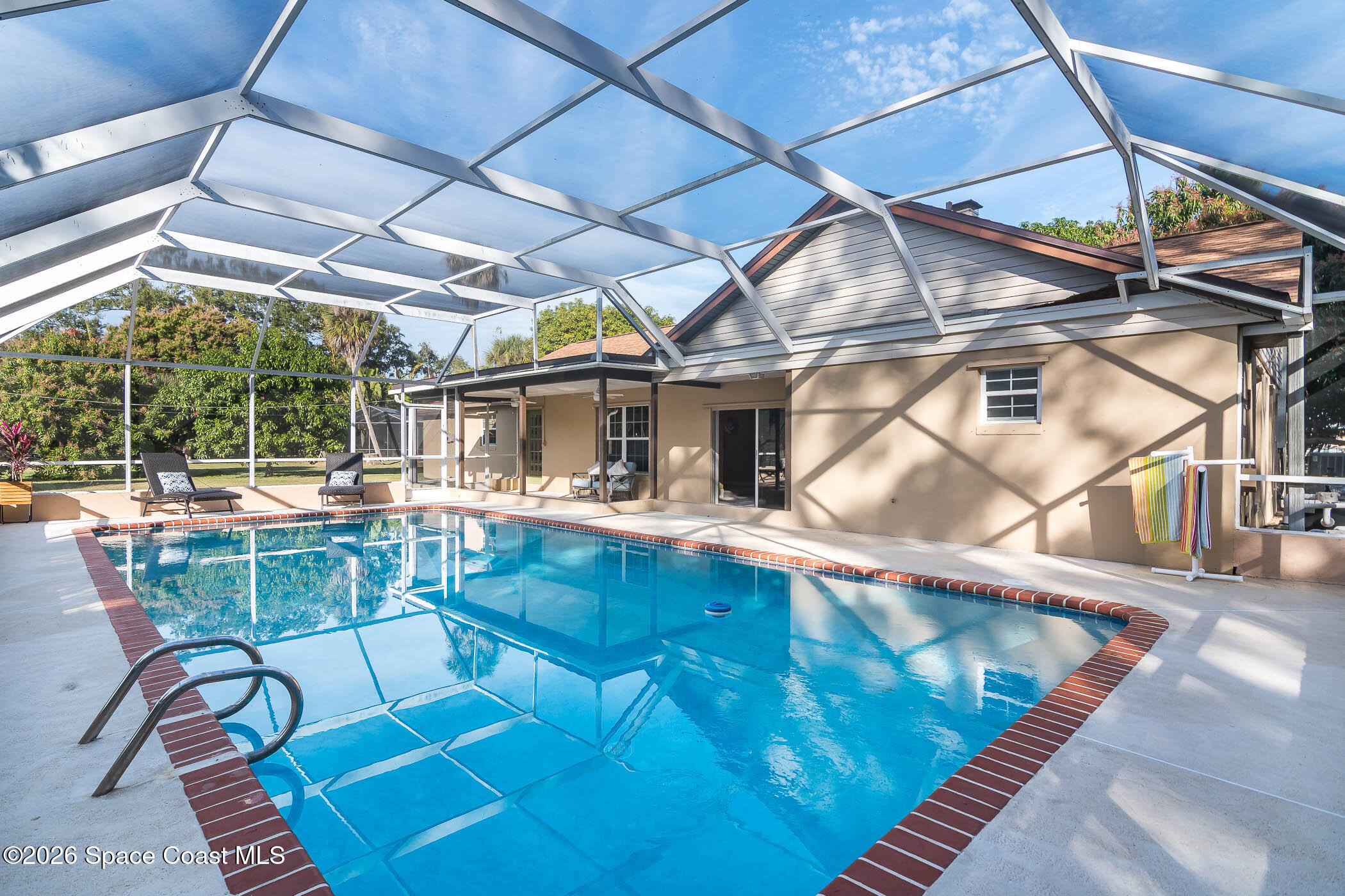 4245 Hillview Circle