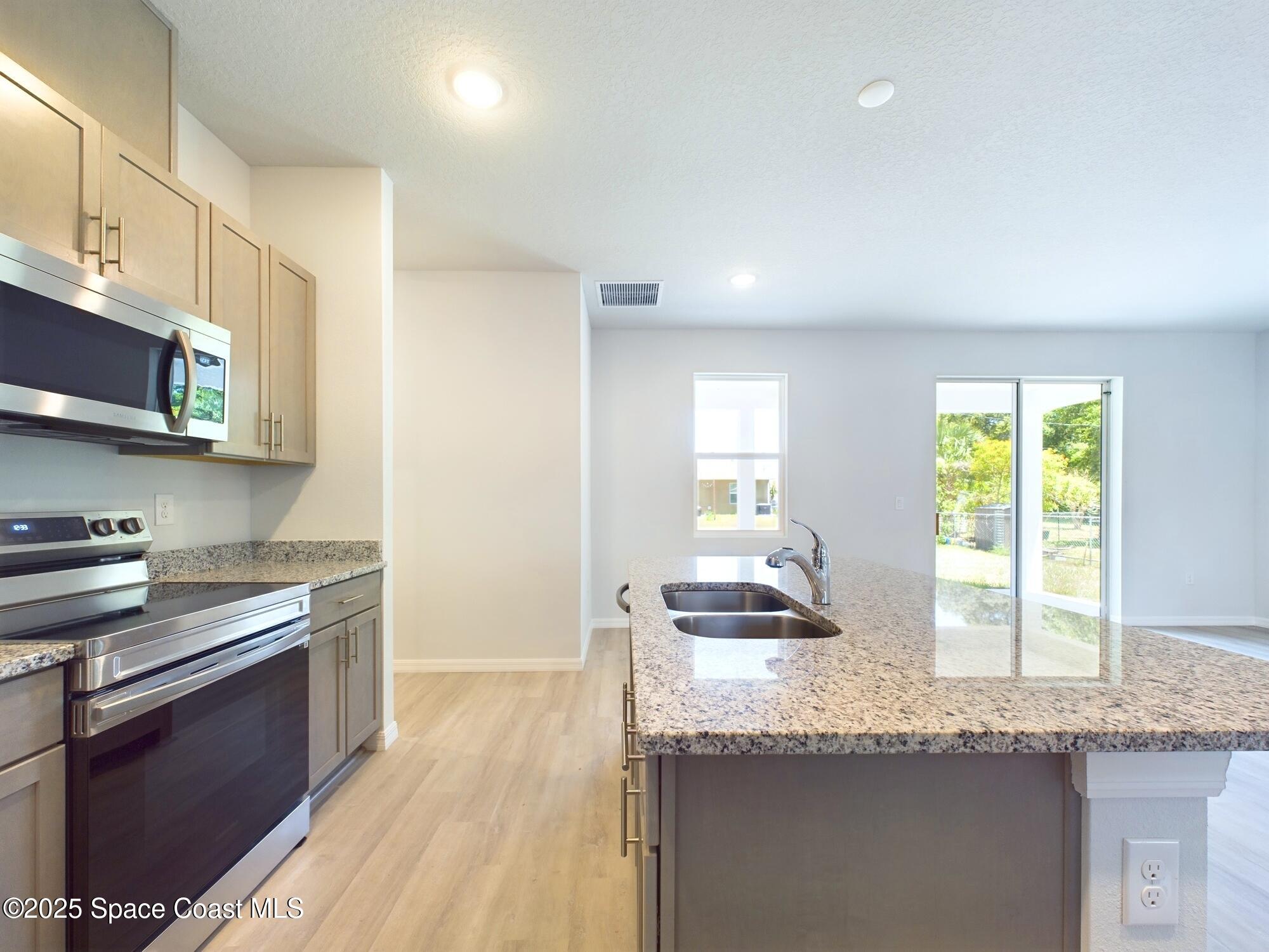 1085 Harlingen Road SW