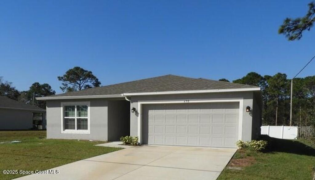 Photo of 690 San Filippo Drive SE, Palm Bay, FL 32909 (MLS # 1057882)