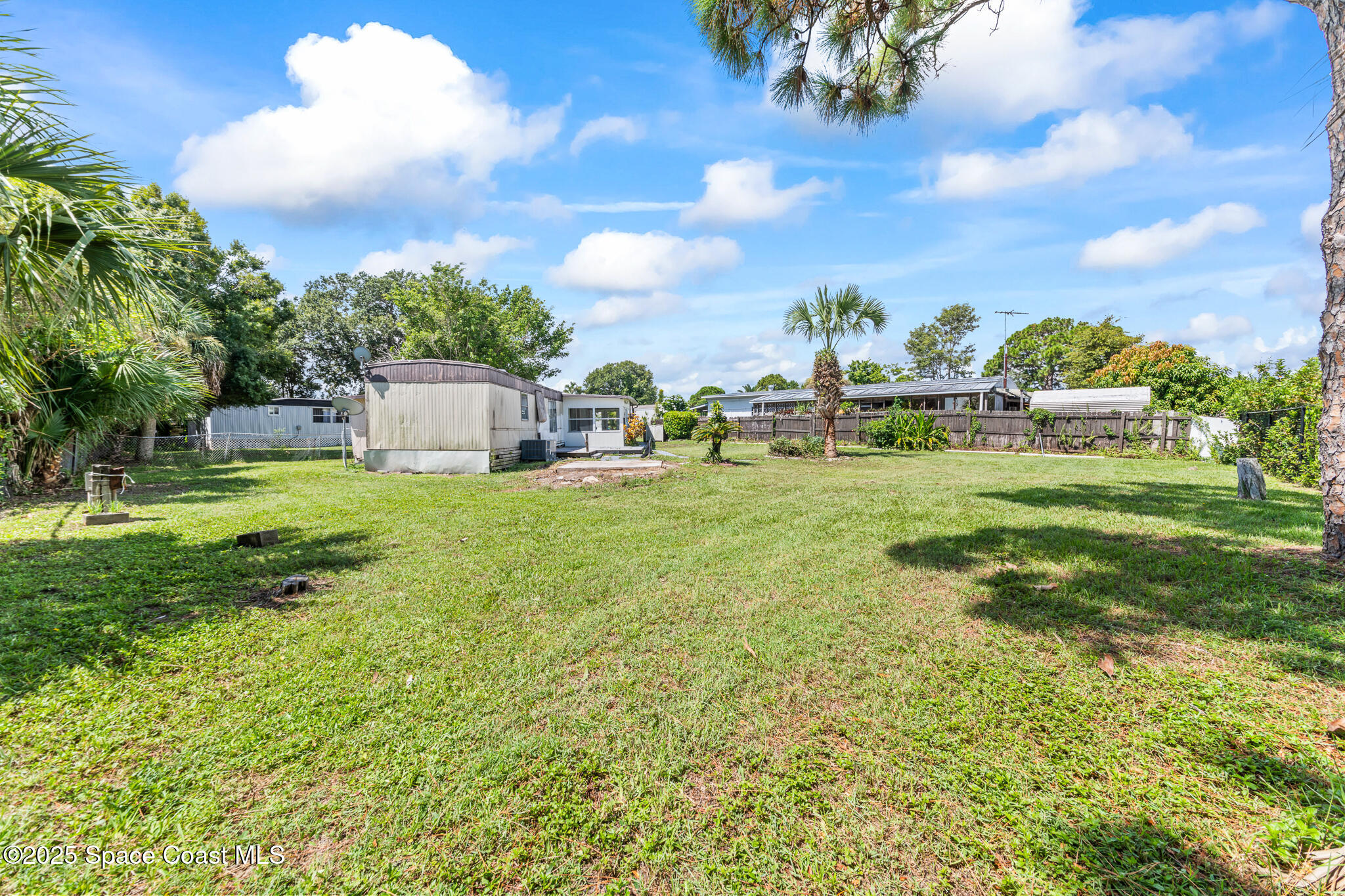 2591 Amberly Road NE