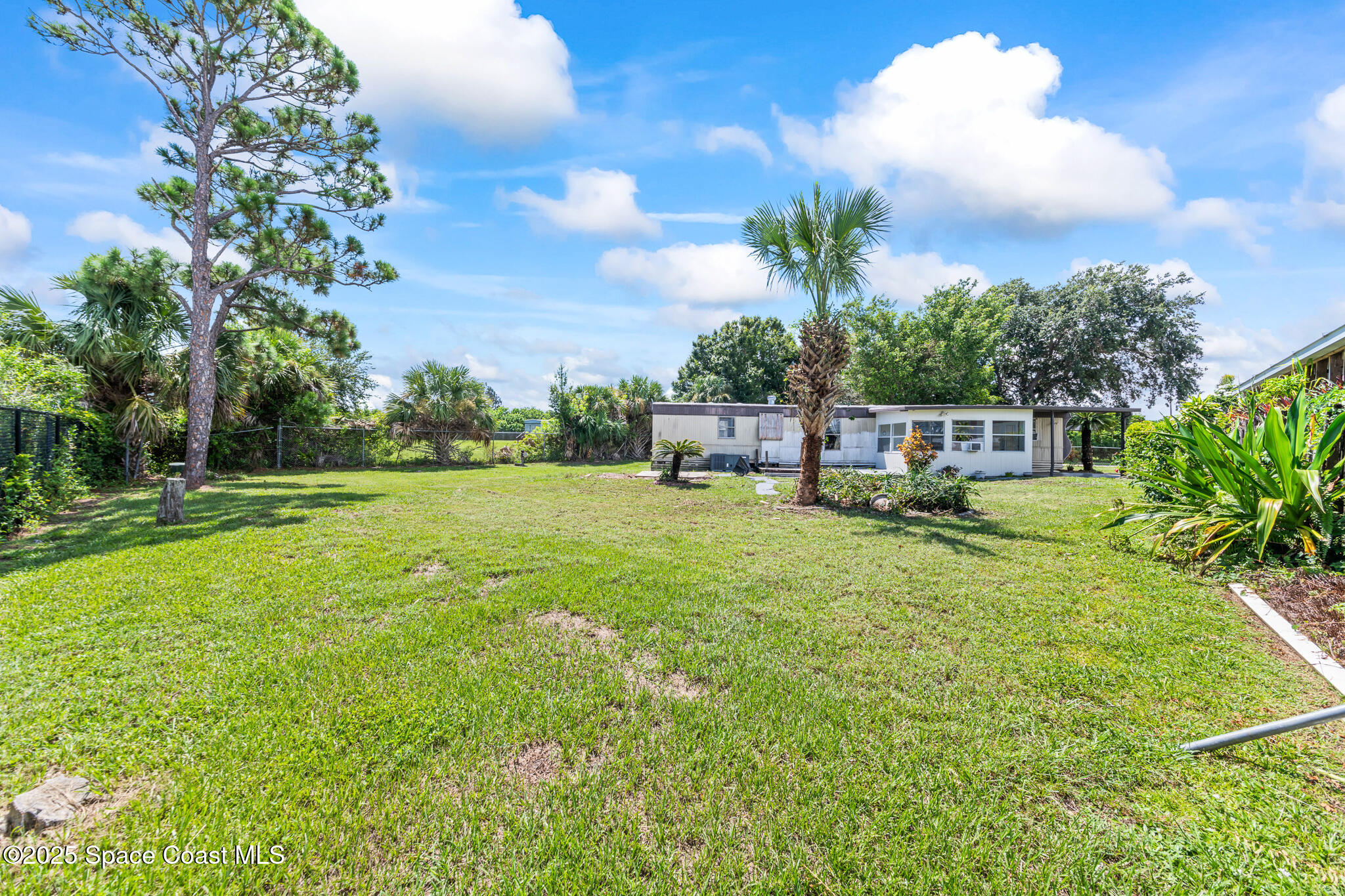 2591 Amberly Road NE