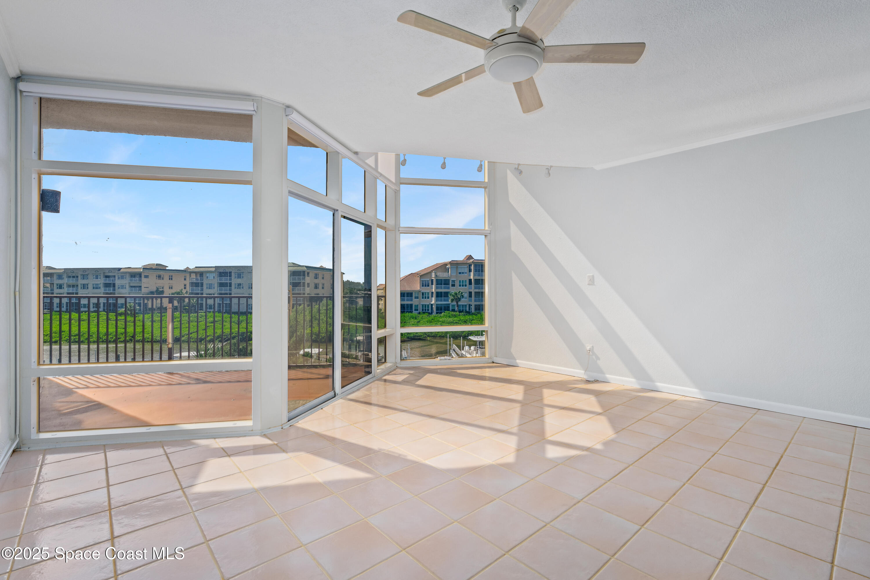 520 S Peninsula Avenue 2c7