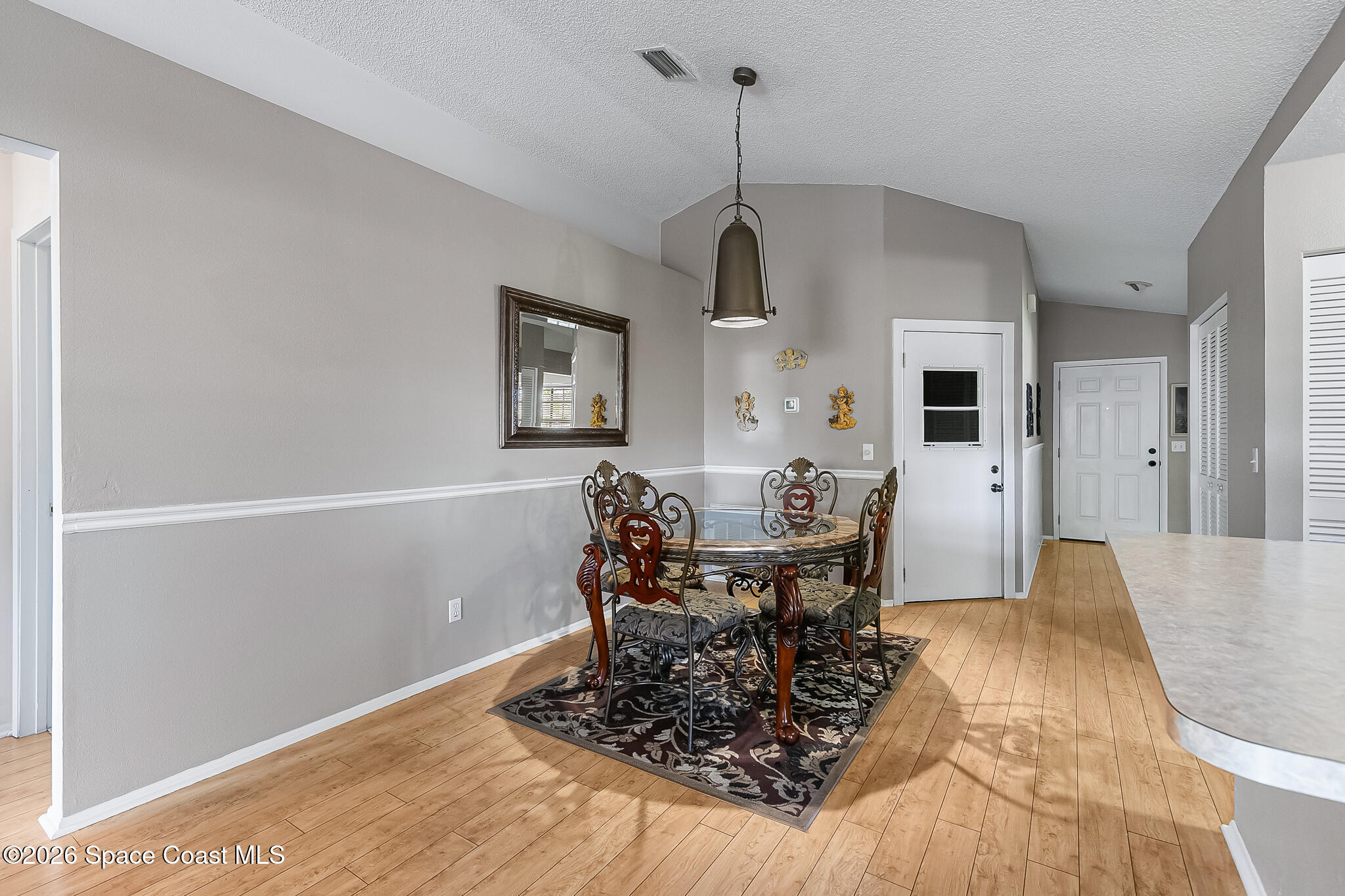 211 Seahorse Circle SE