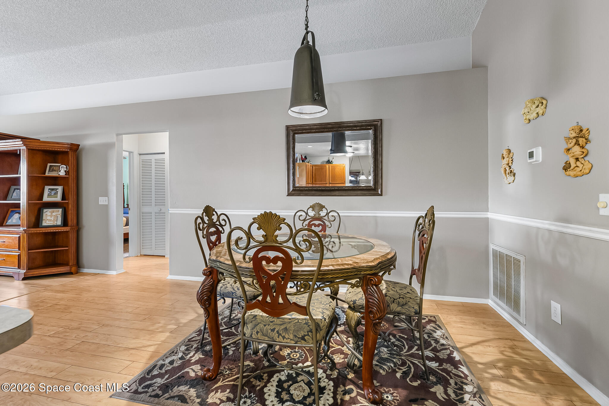 211 Seahorse Circle SE