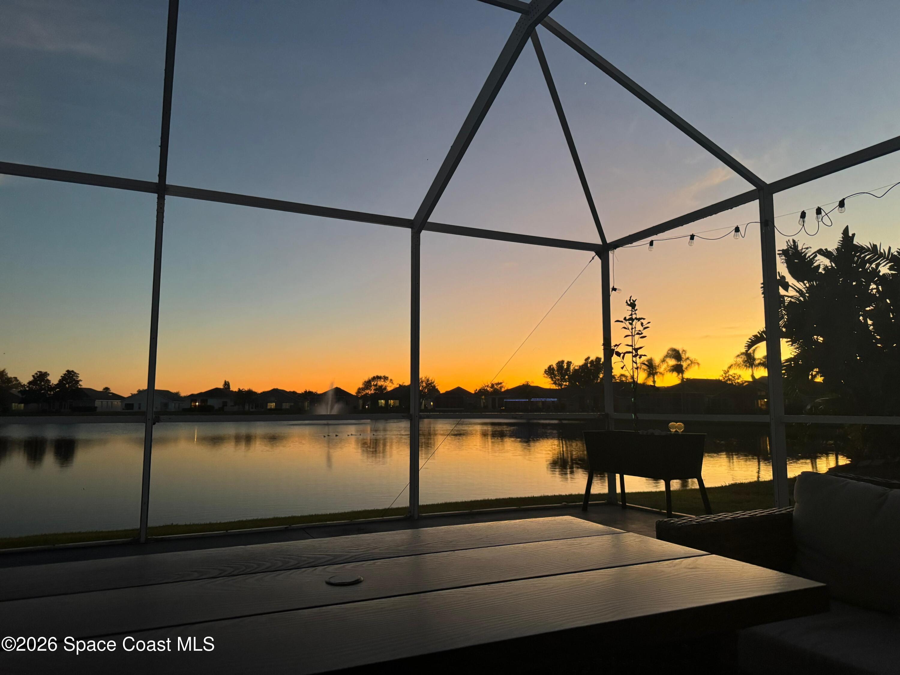 4989 Worthington Circle