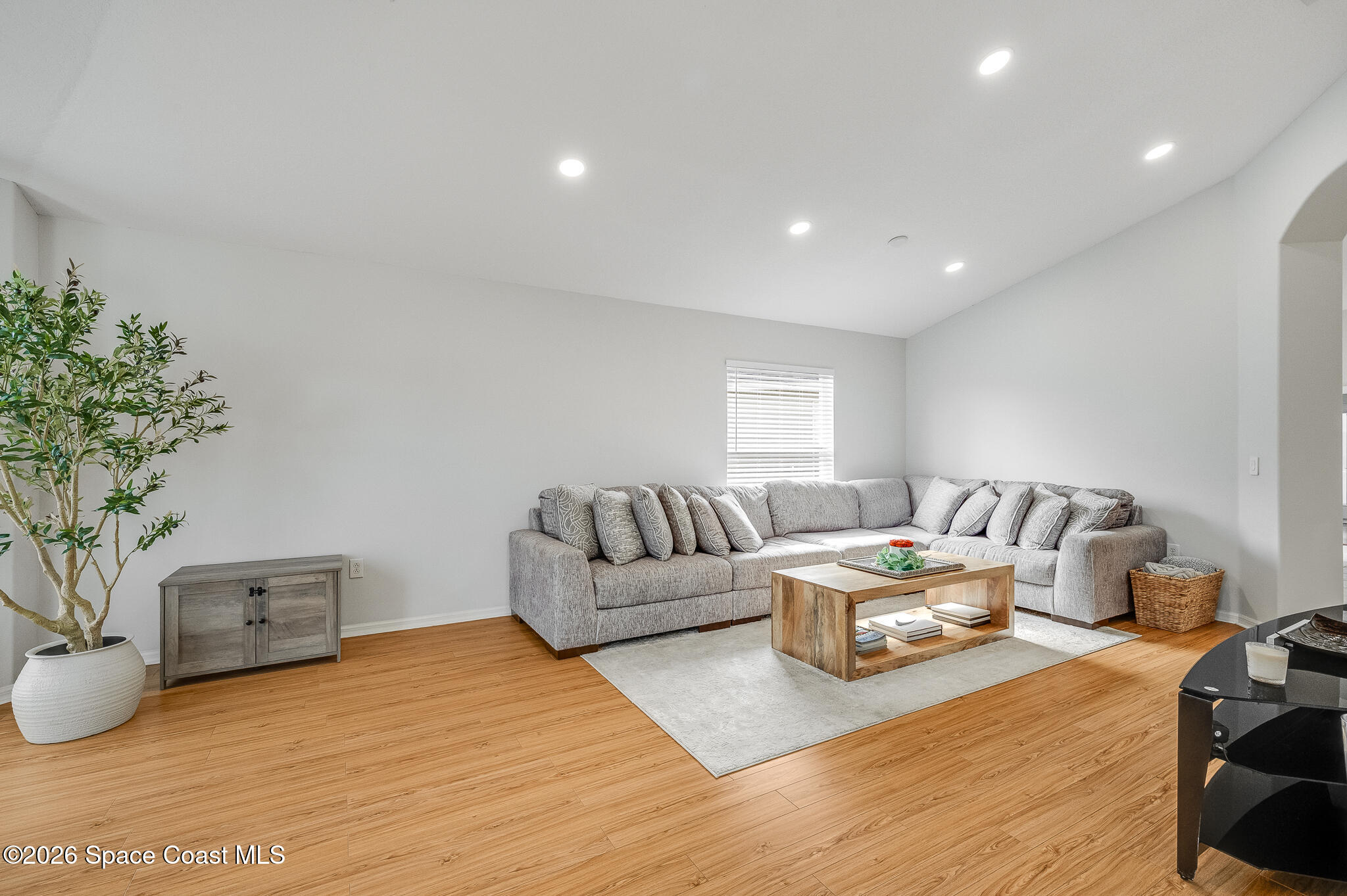 4989 Worthington Circle