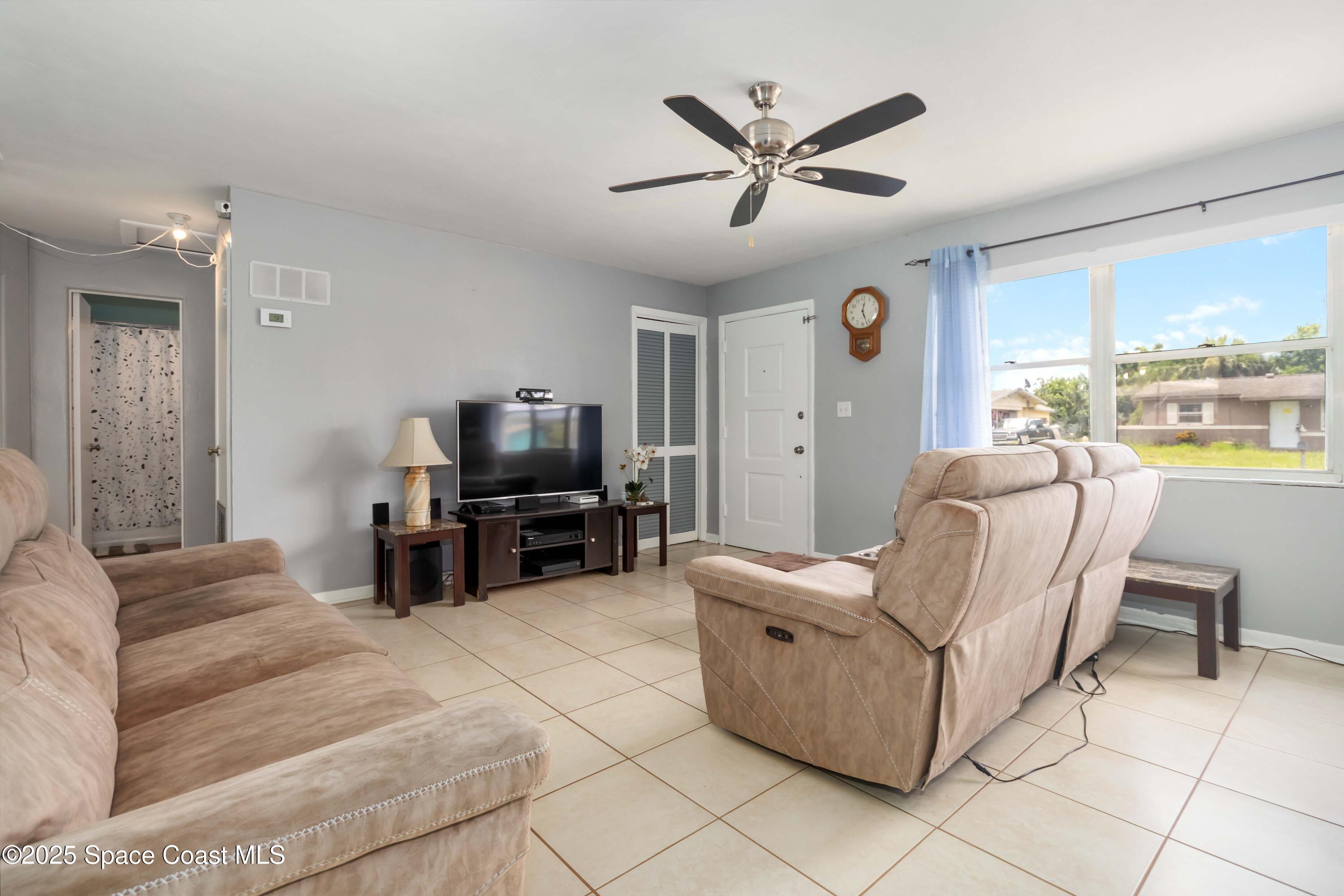 1050 W Highland Drive