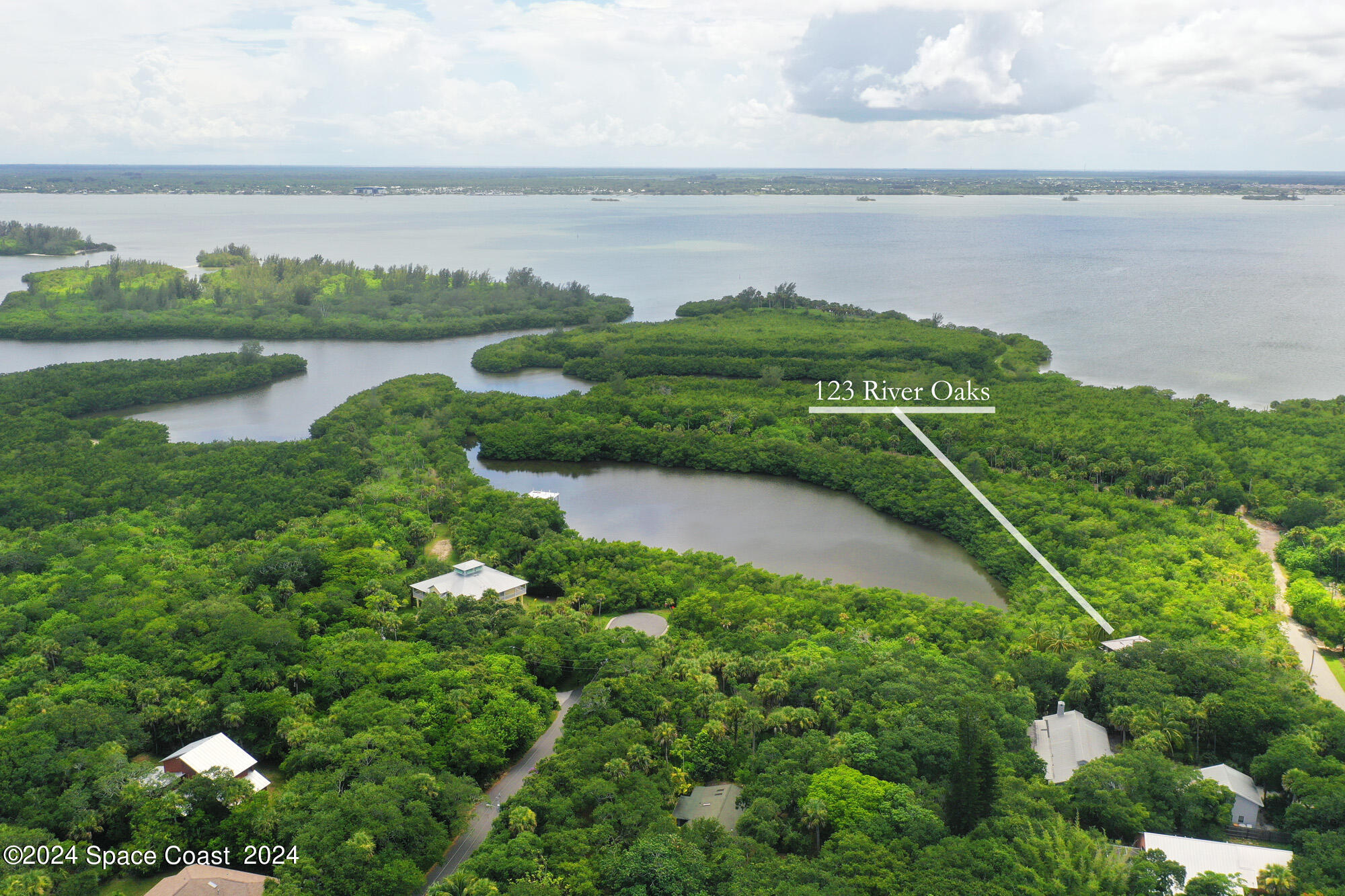 123 River Oaks Road
