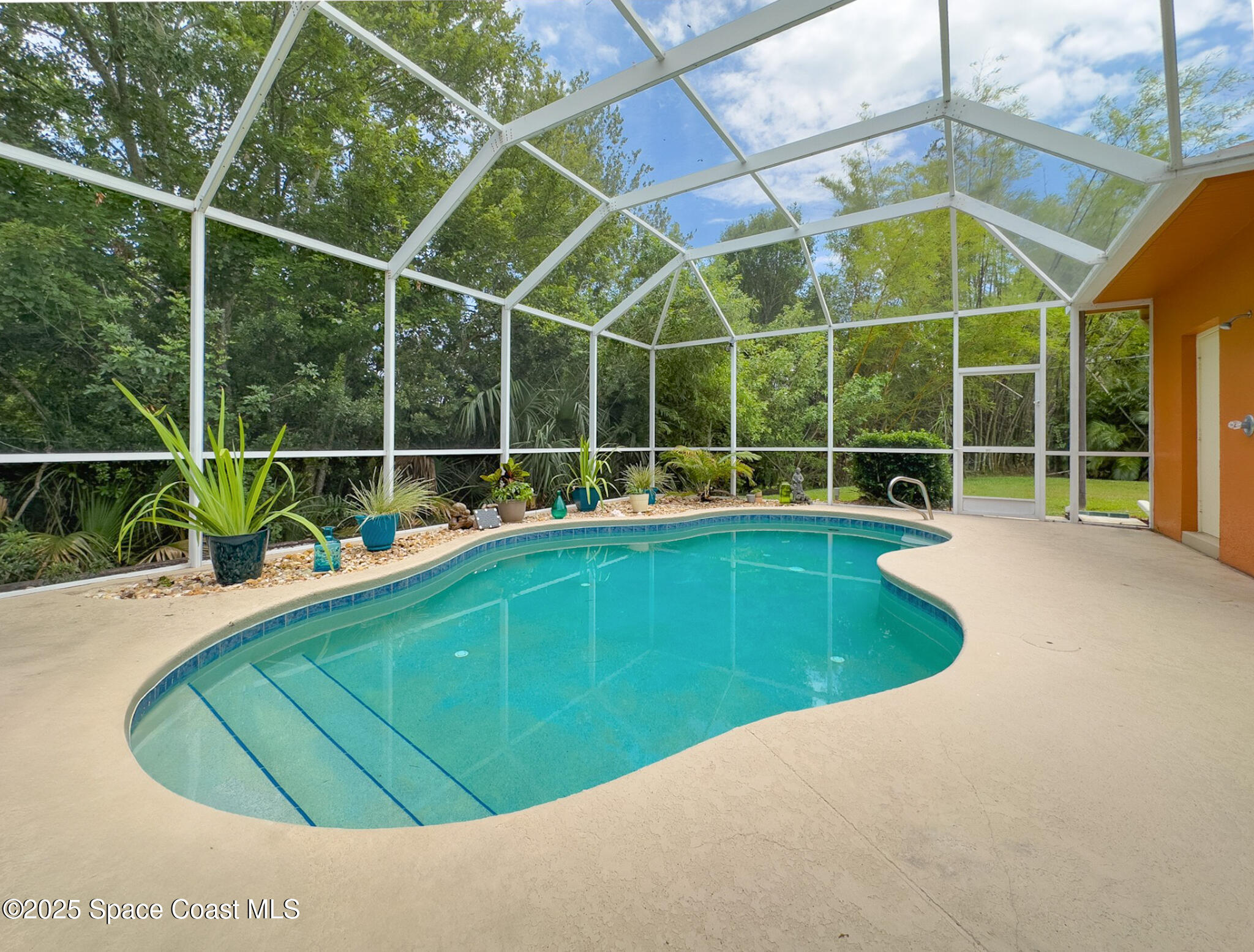 1045 Worthington Spring Drive