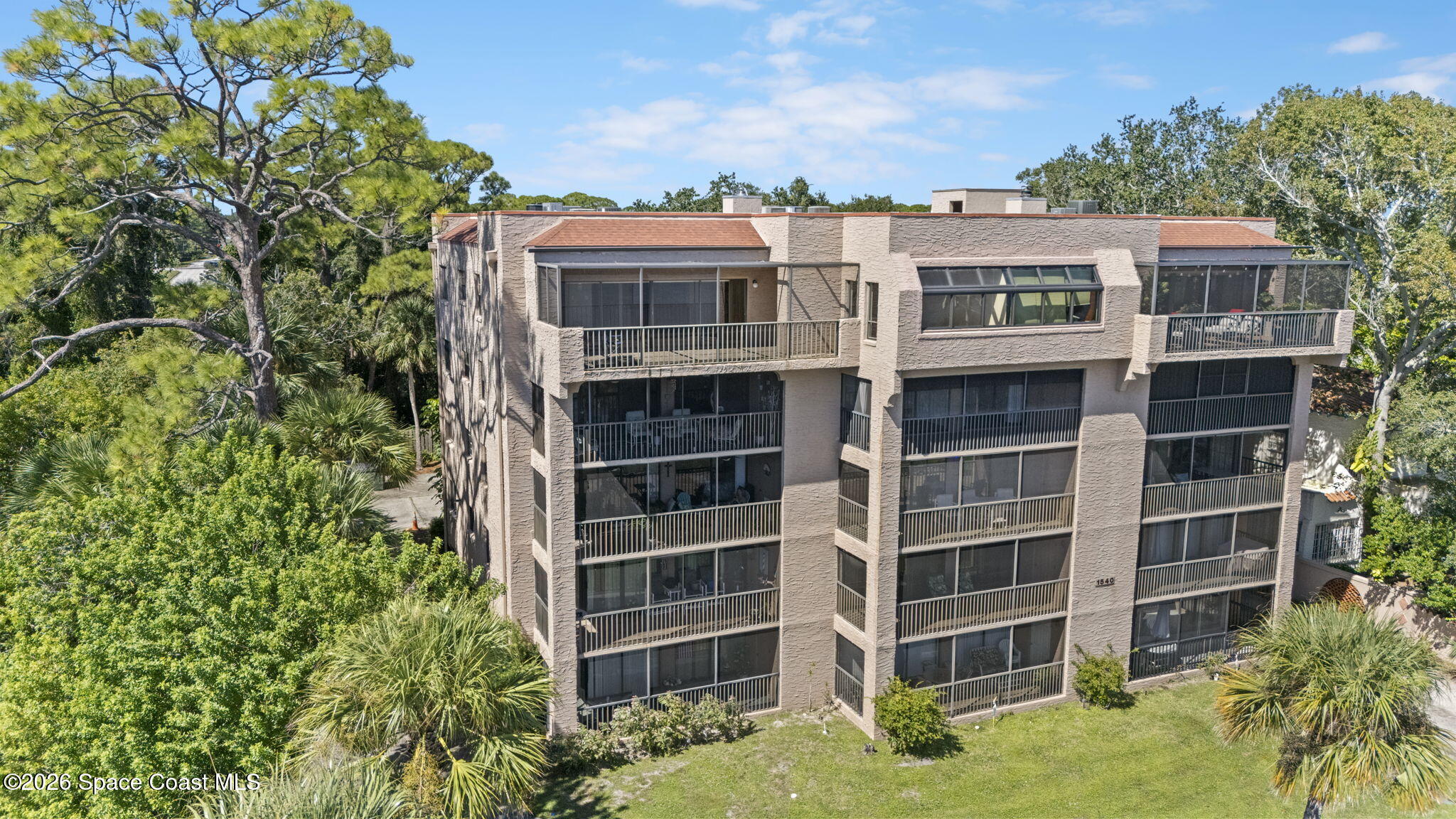 1540 Riverside Drive 12