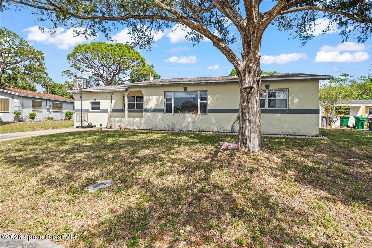 3815 E Denton Circle