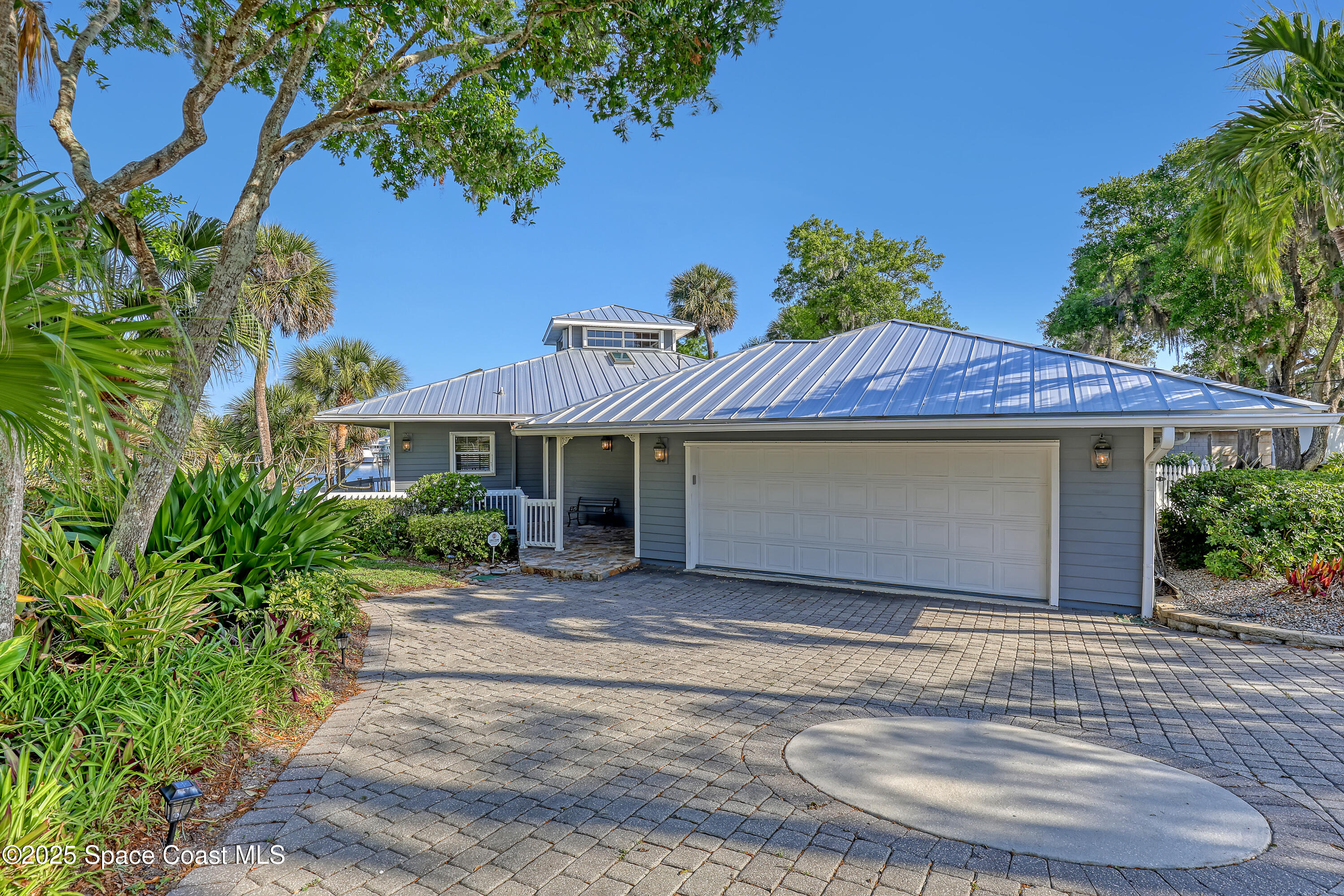 940 W Whitmire Drive