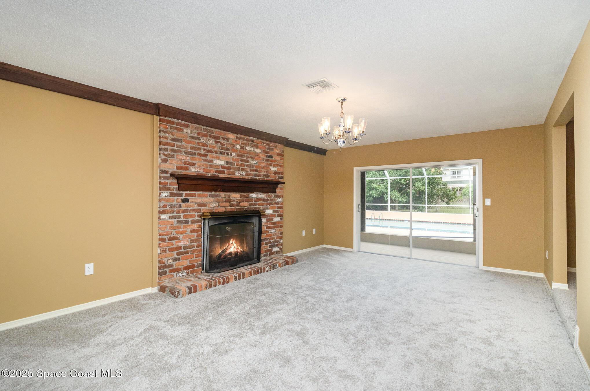 4245 Hillview Circle