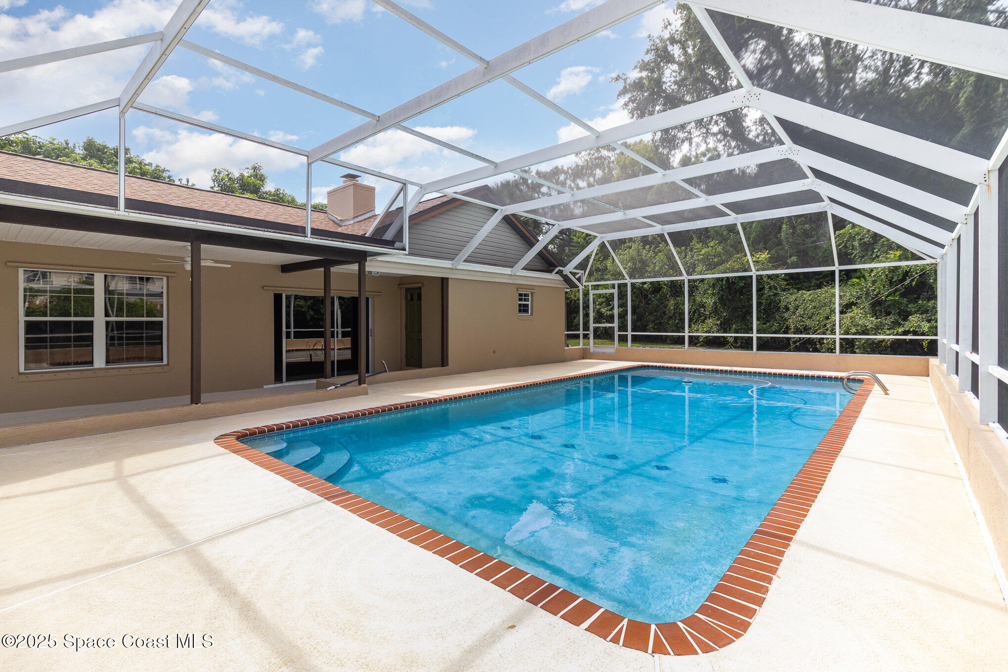 4245 Hillview Circle