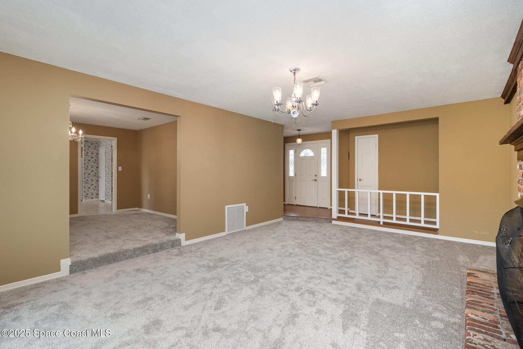 4245 Hillview Circle
