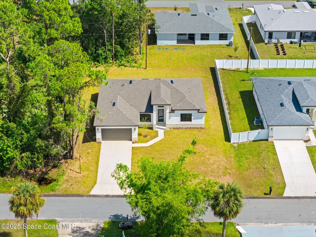 Photo of 1759 Sand Road SE, Palm Bay, FL 32909 (MLS # 1058931)