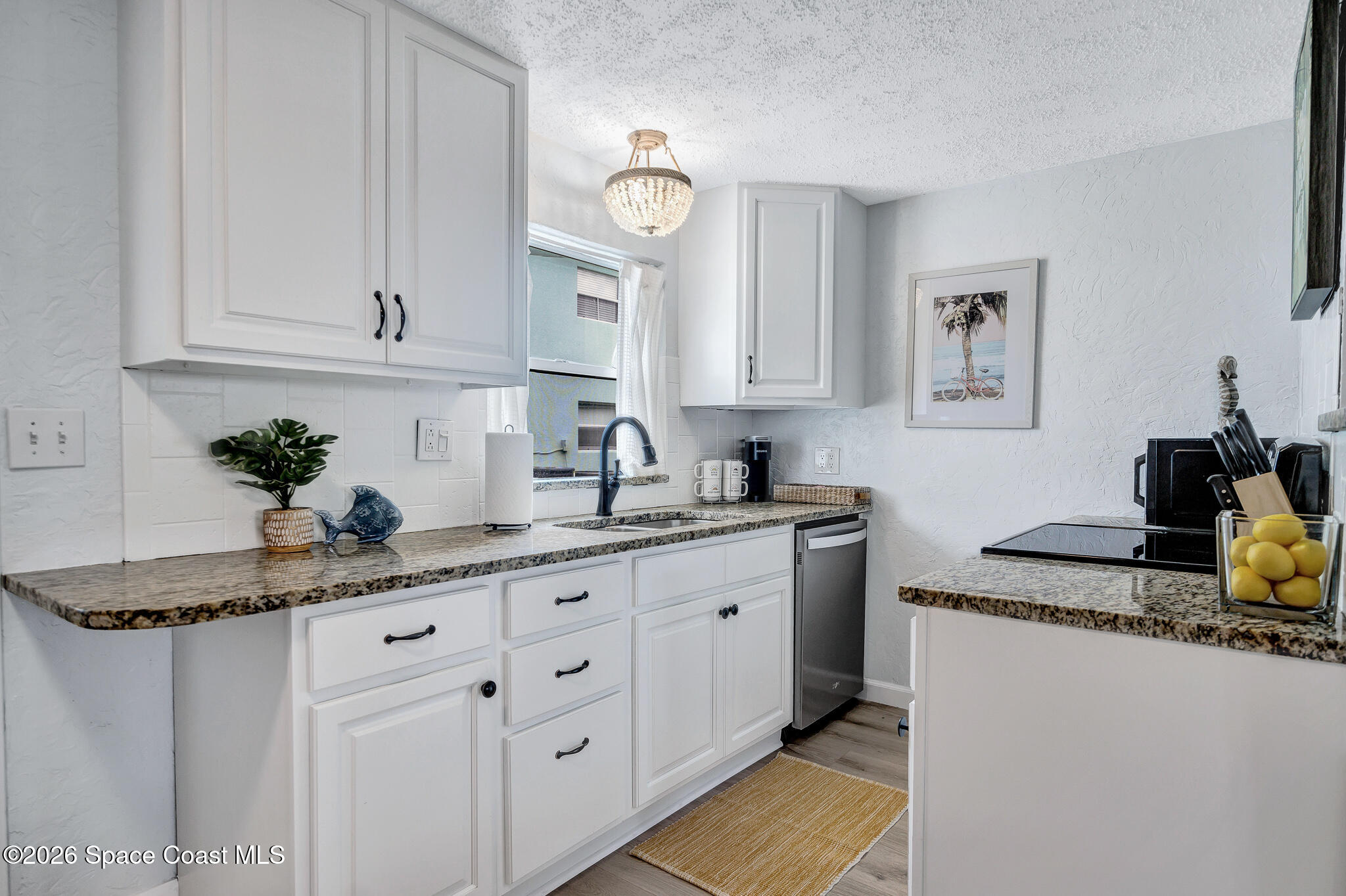 7605 Ridgewood Avenue 9