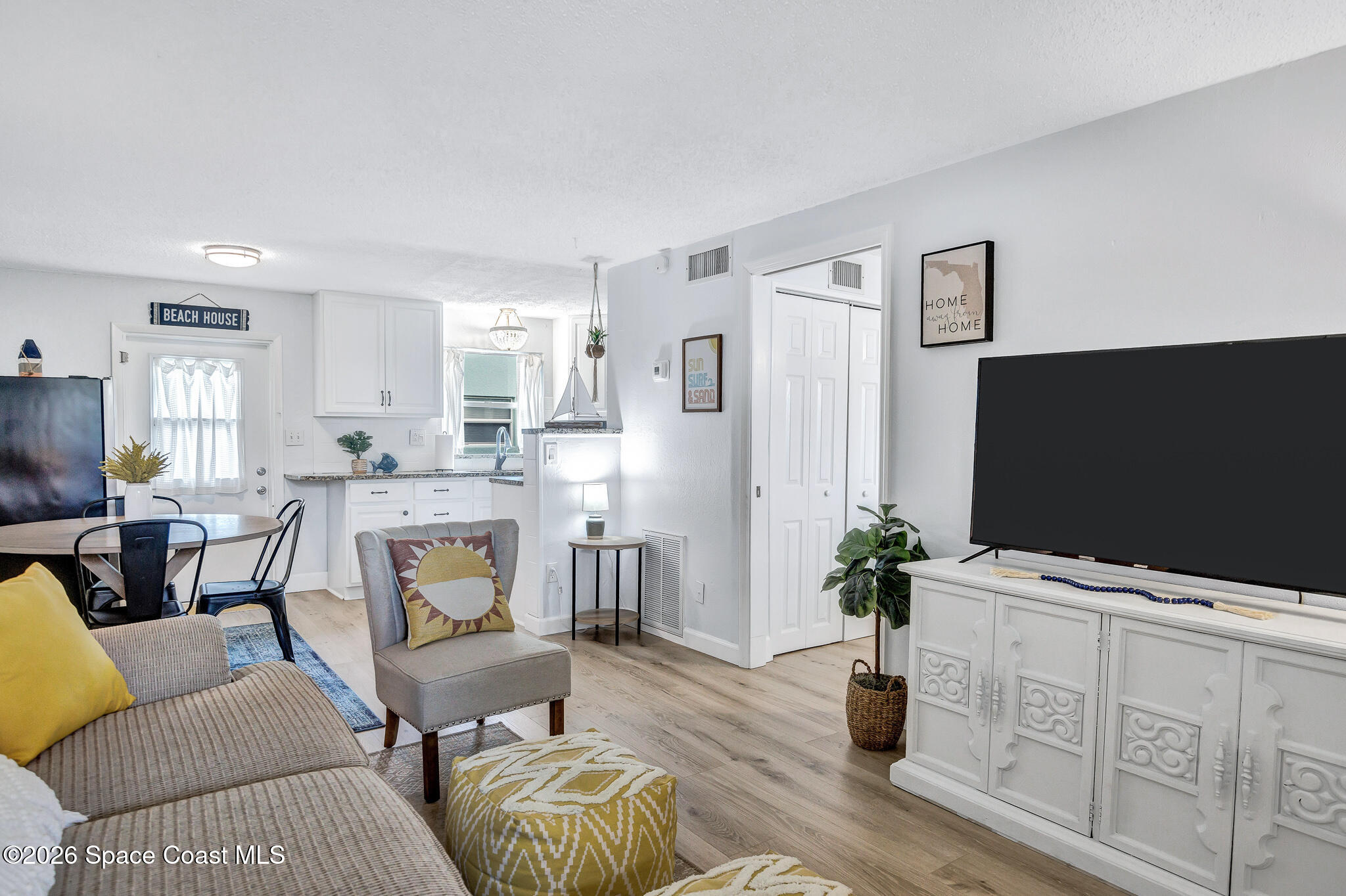 7605 Ridgewood Avenue 9