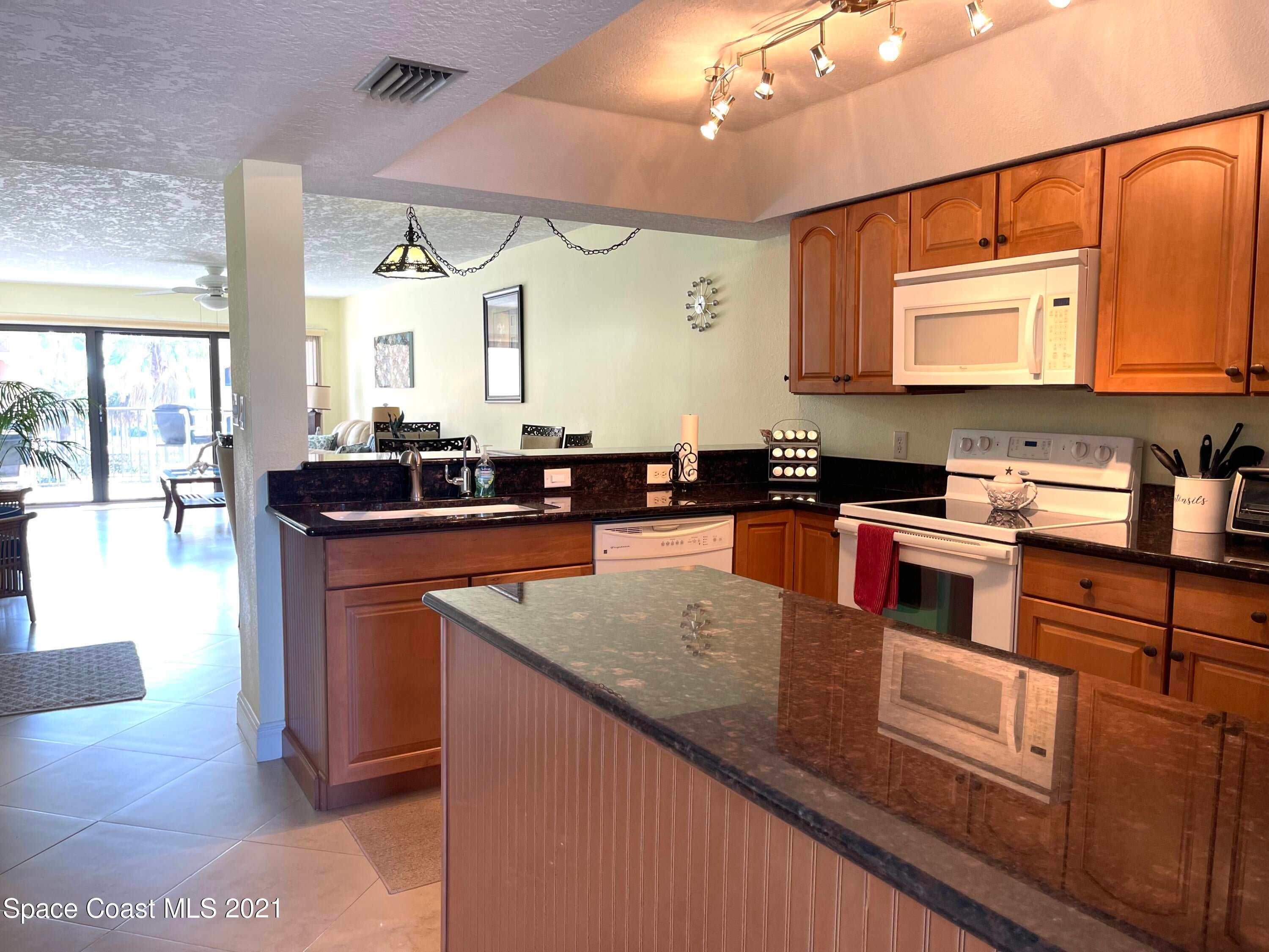 8494 Ridgewood Avenue 4302