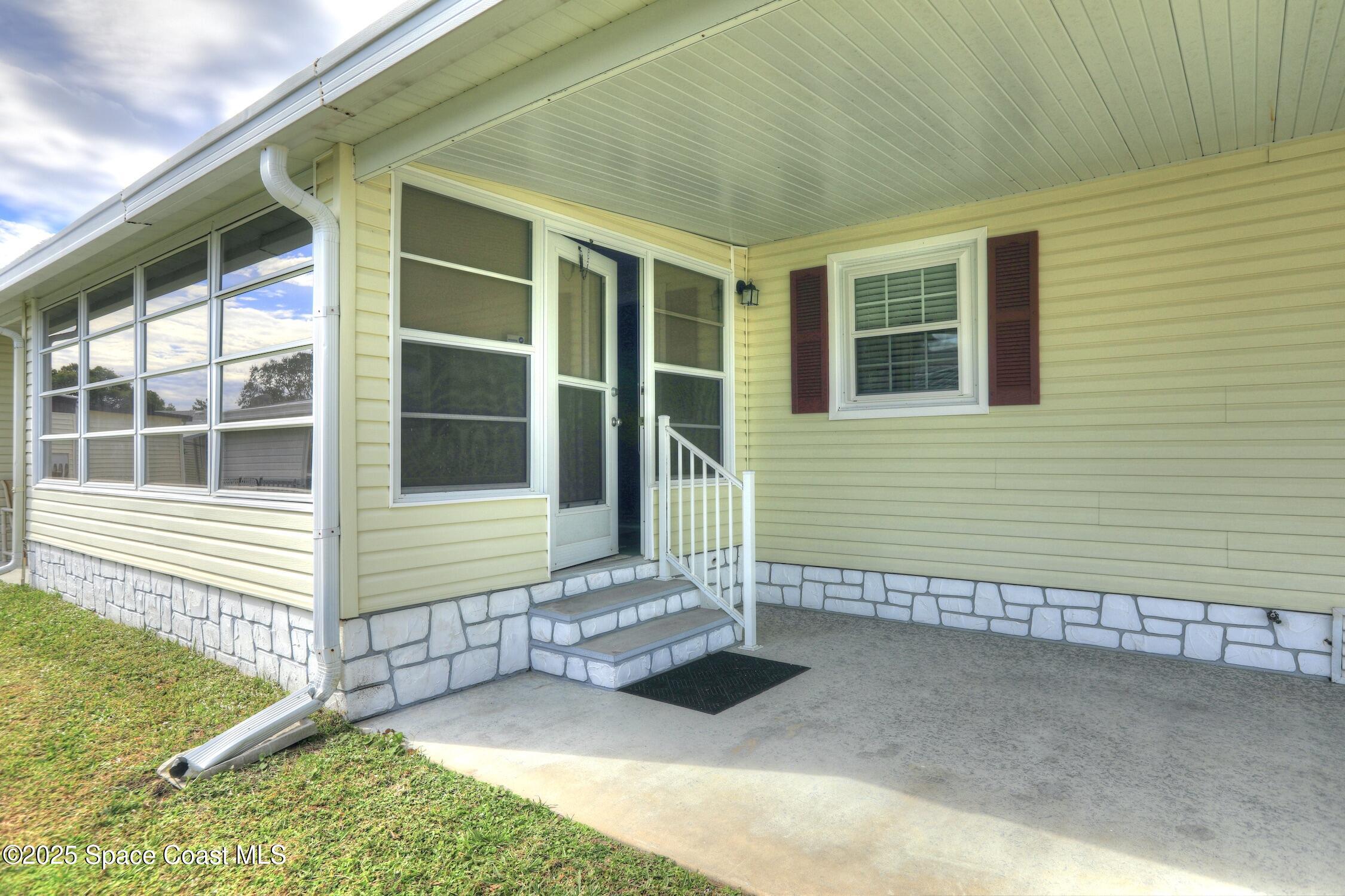 931 Jacaranda Drive