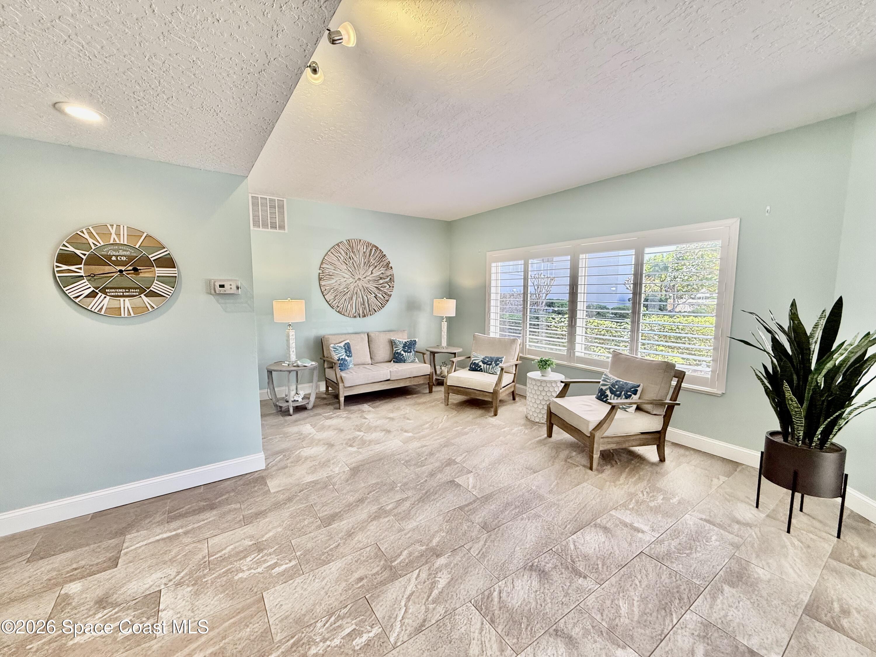 8700 Ridgewood Avenue Ph11a