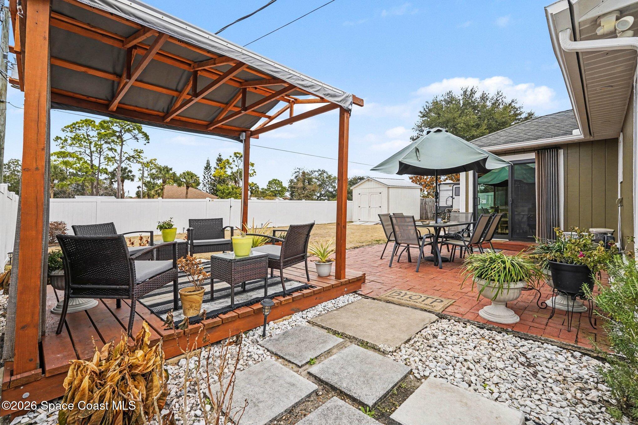 435 NE Delmonico Street NE