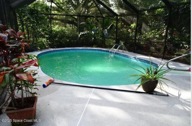 698 Awin Court SE