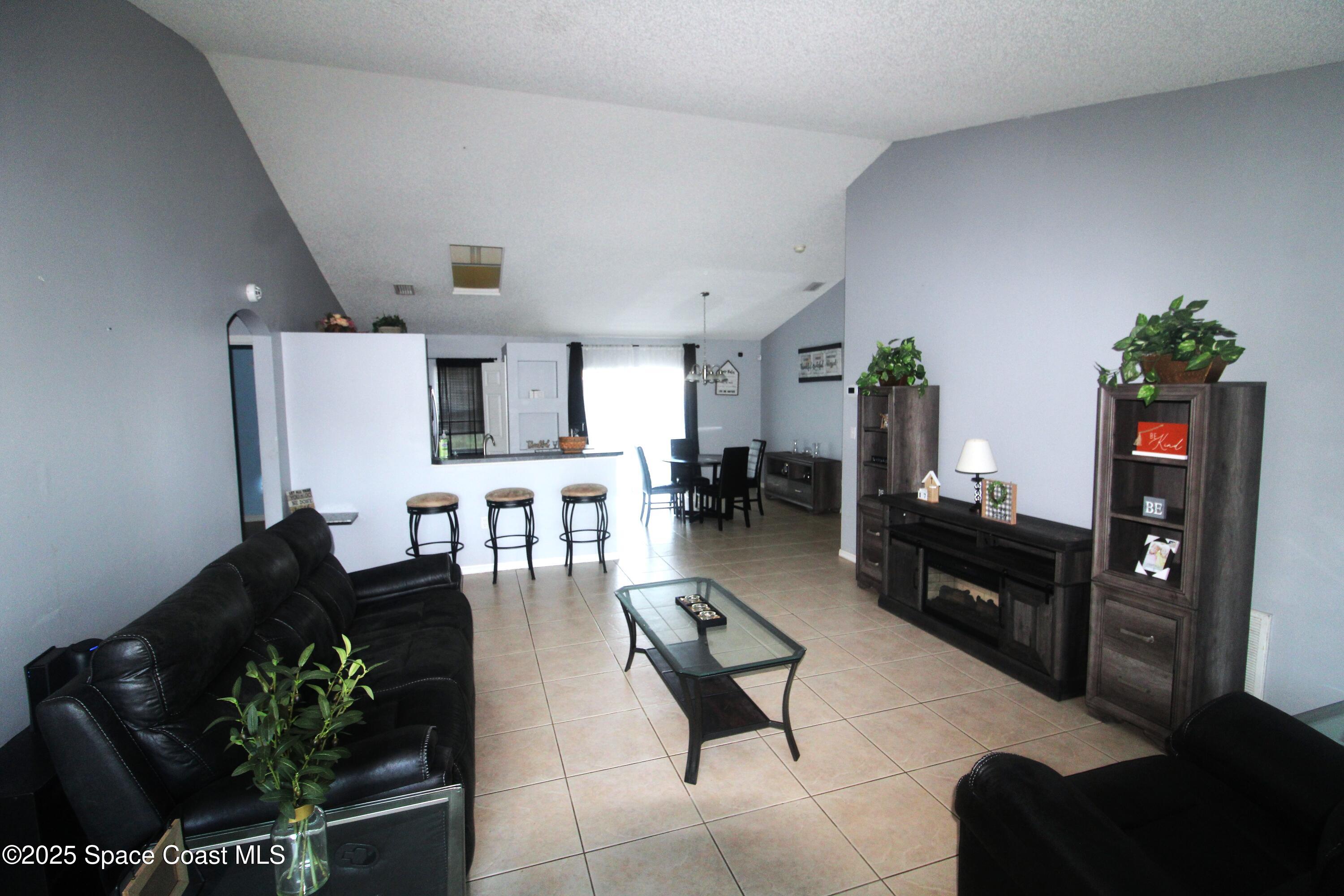 1021 Sablon Street SE