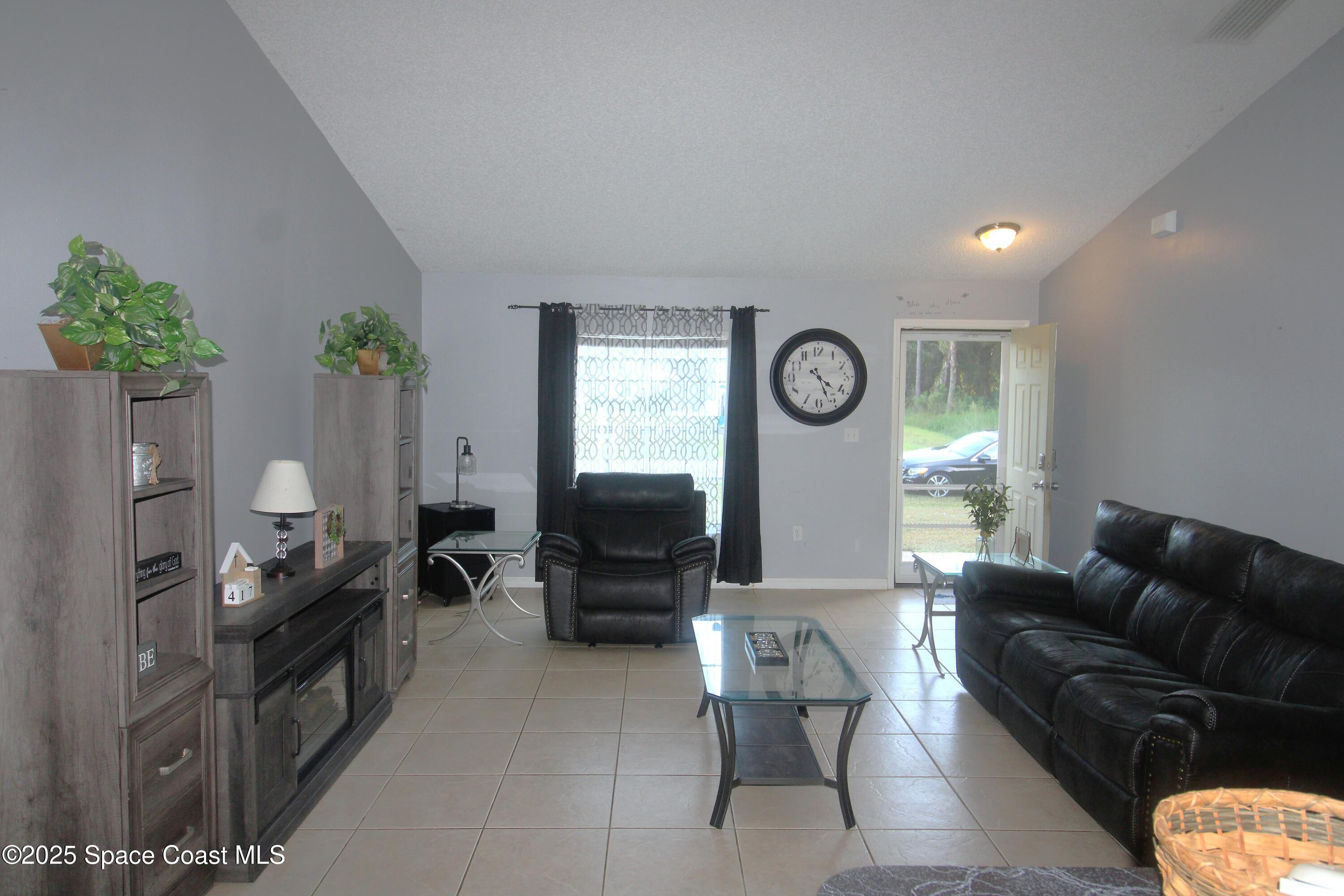 1021 Sablon Street SE