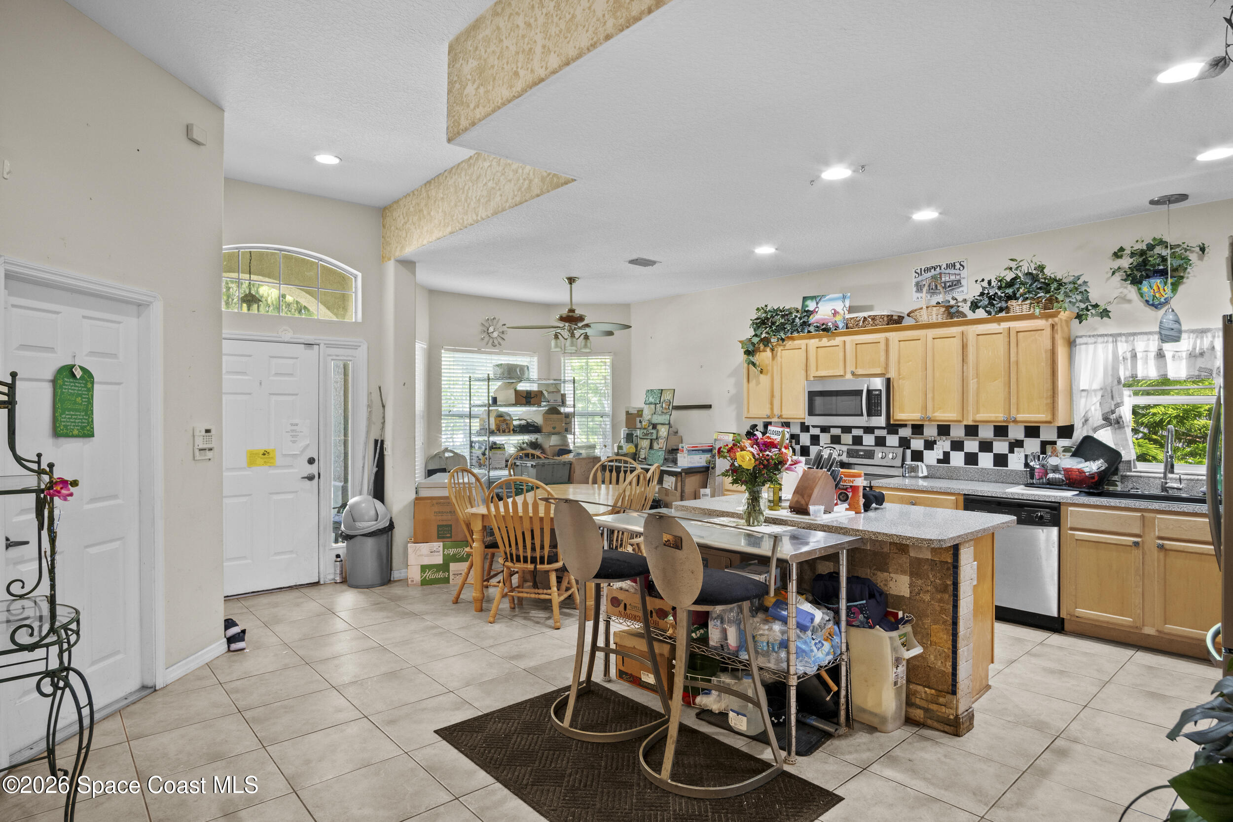 463 Avocado Road NW