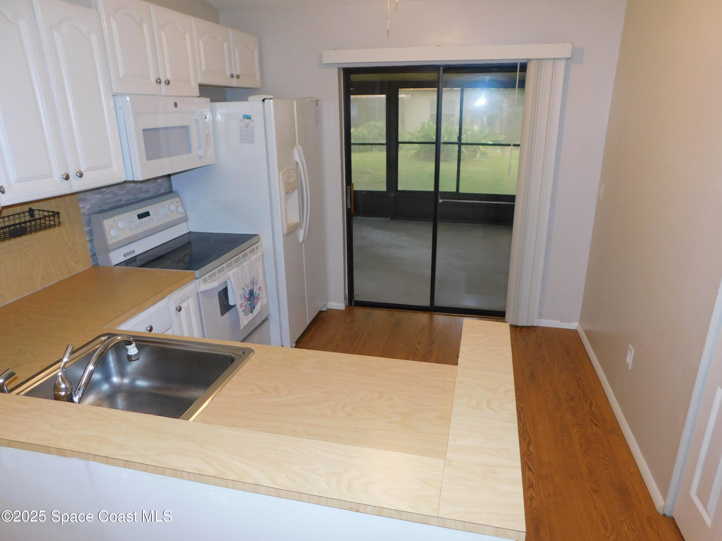 1679 Cardinal Court
