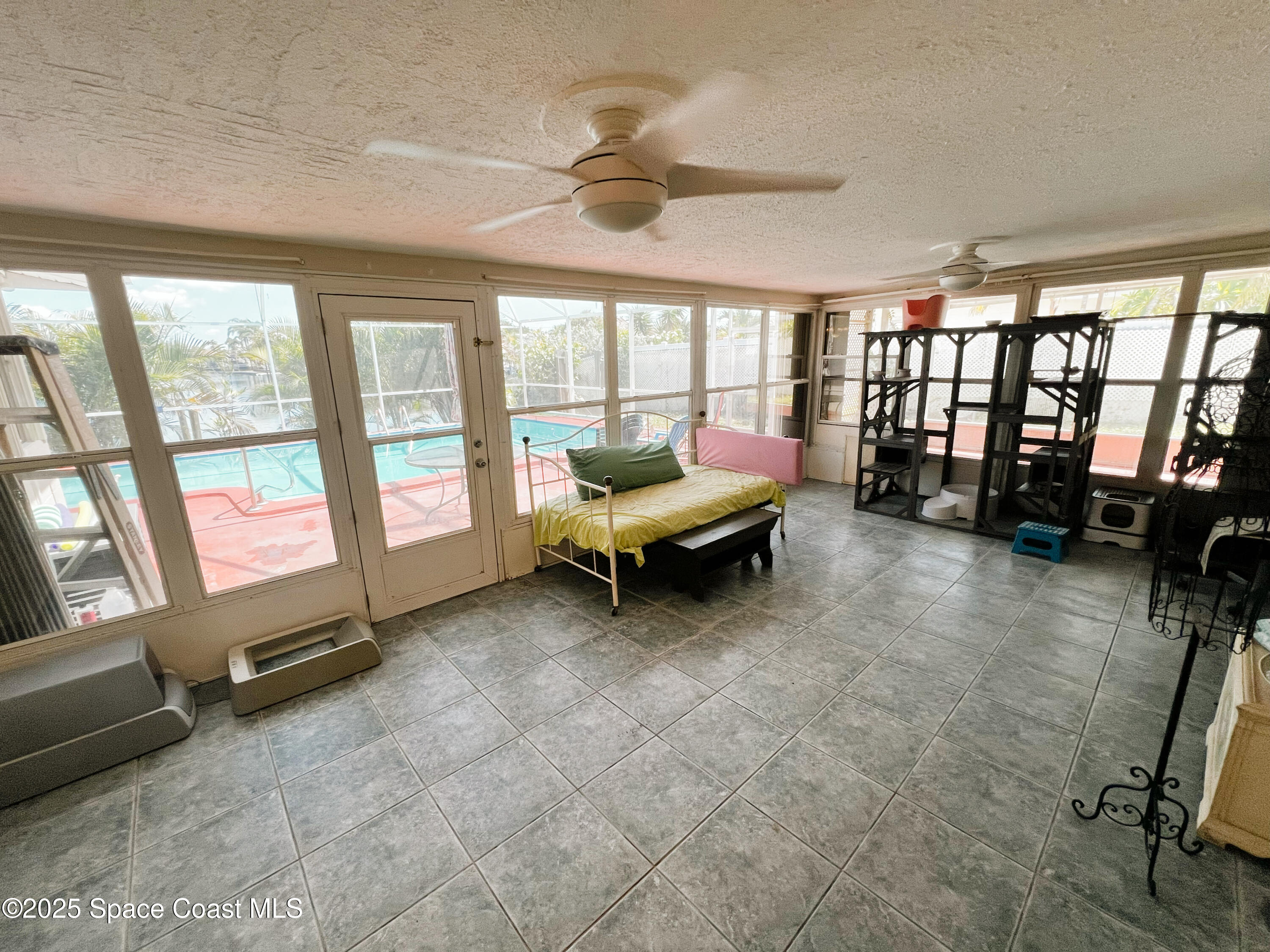 250 Diana Boulevard
