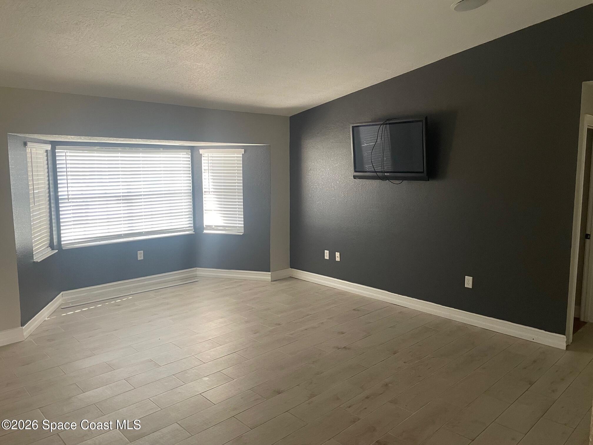 377 Emerson Drive NW