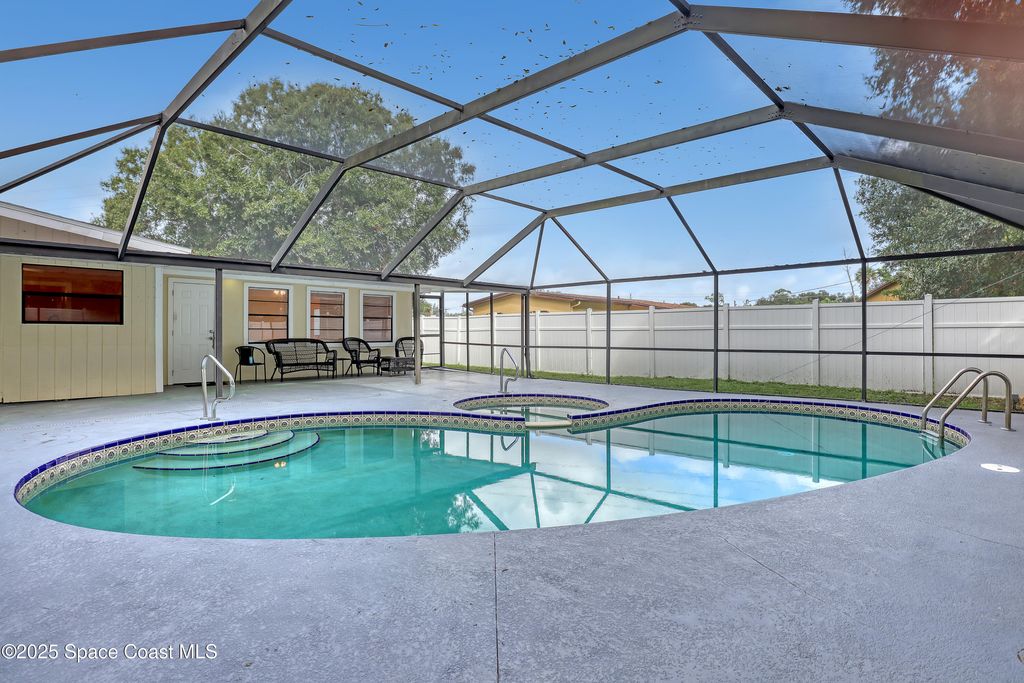 Photo of 1915 47th Avenue, Vero Beach, FL 32966 (MLS # 1058937)