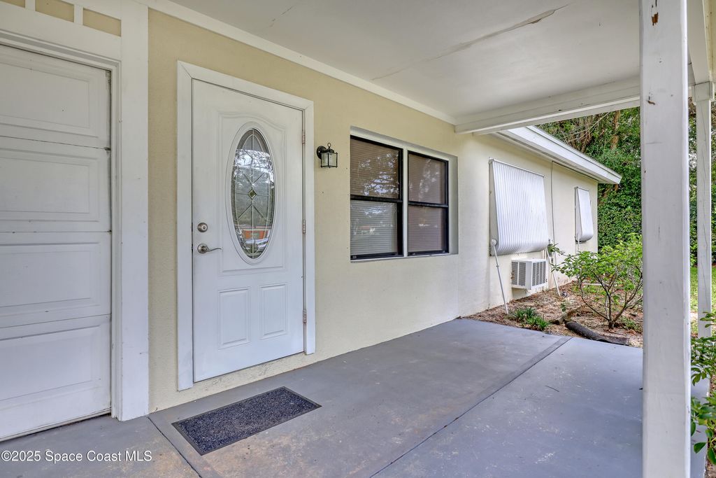 Photo of 1915 47th Avenue, Vero Beach, FL 32966 (MLS # 1058937)