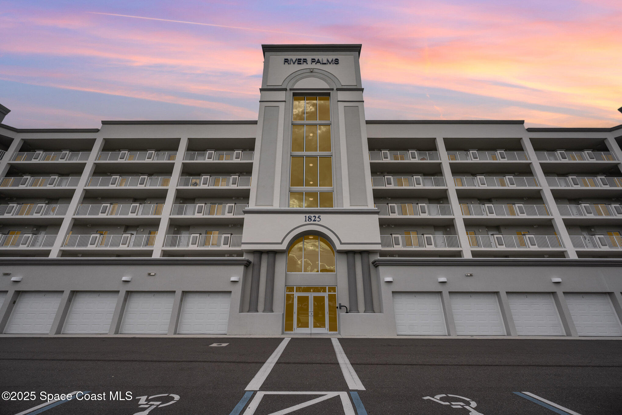 1825 Riverside Drive 202