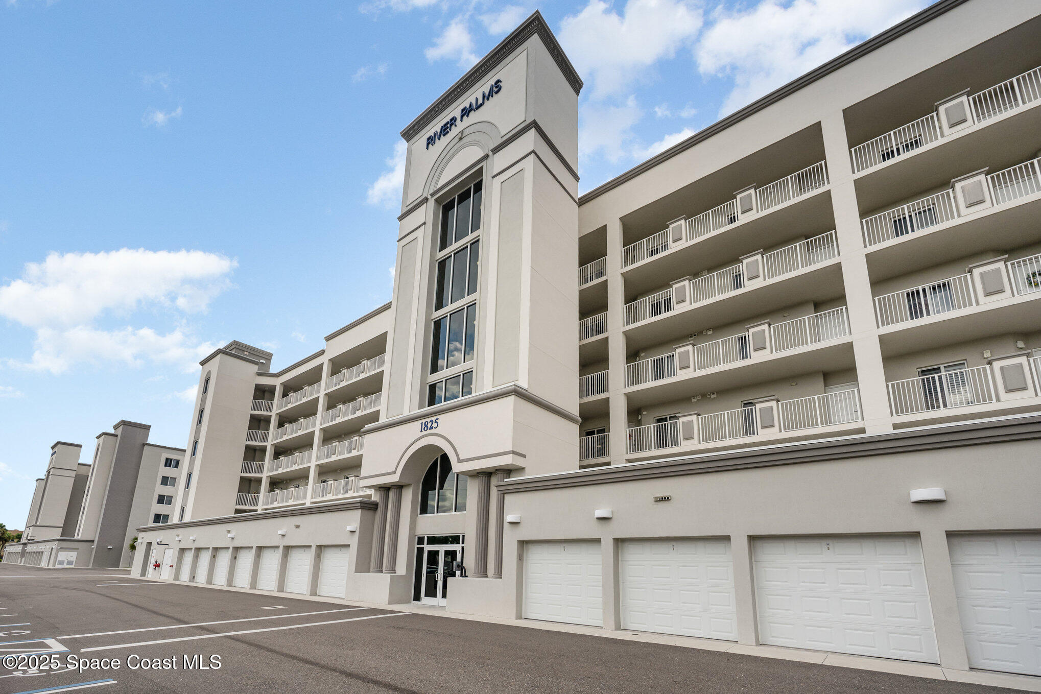 1825 Riverside Drive 202