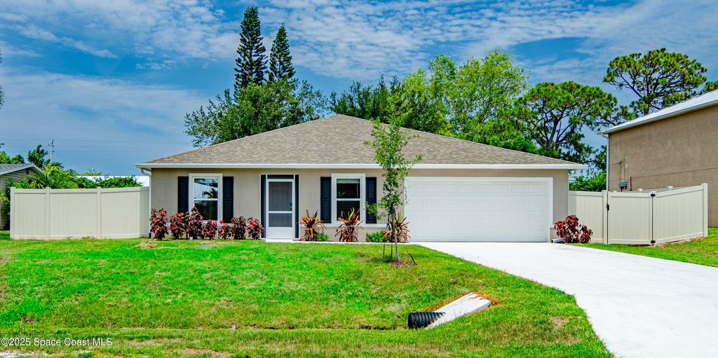 Photo of 1580 Eastlake Lane, Sebastian, FL 32958 (MLS # 1046093)